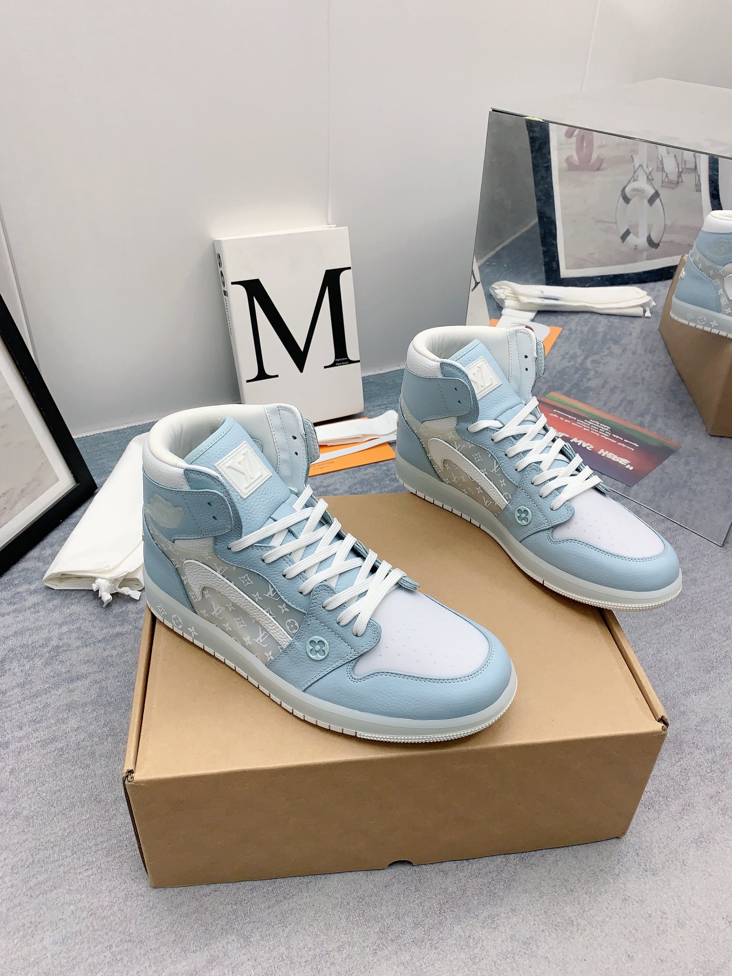Limited Edition LV x Nike Air Jordan 1 Collaboration Sneakers Overview - 图片 2