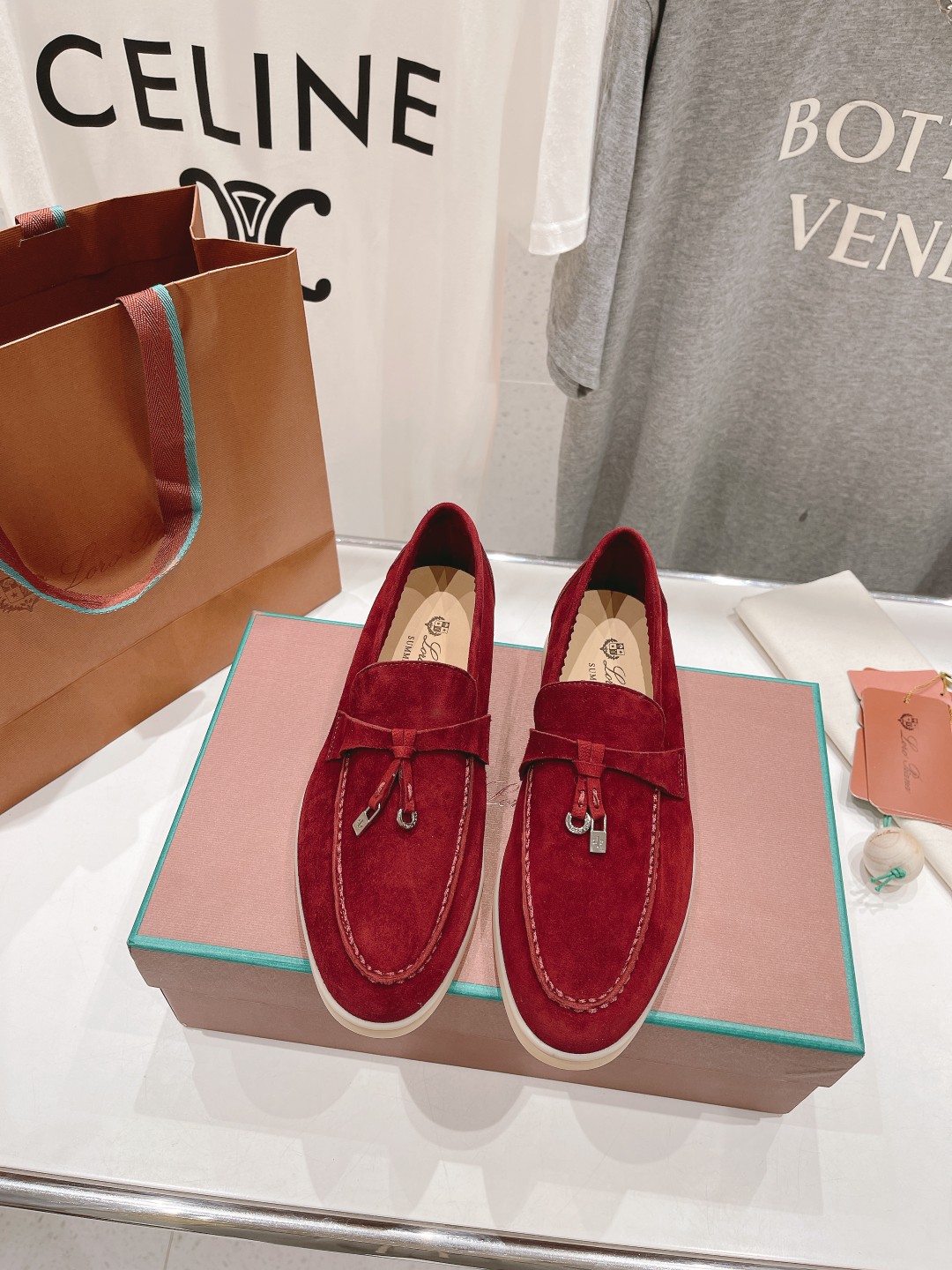 高版本出厂
  Loro Piana* LP万年经典款乐福鞋 简约时尚 脚感超级舒适 一天可以暴走两万步
