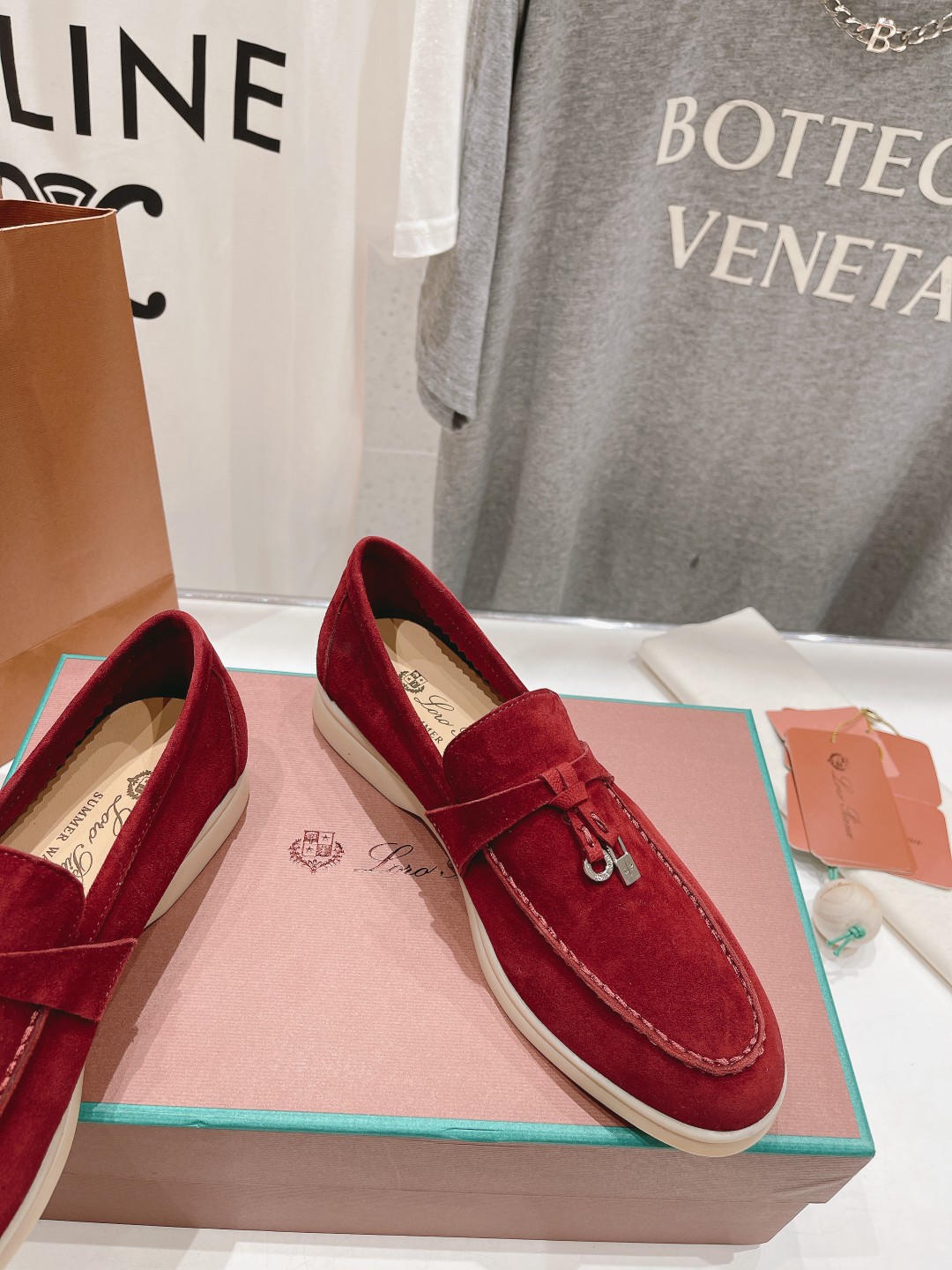 高版本出厂
  Loro Piana* LP万年经典款乐福鞋 简约时尚 脚感超级舒适 一天可以暴走两万步