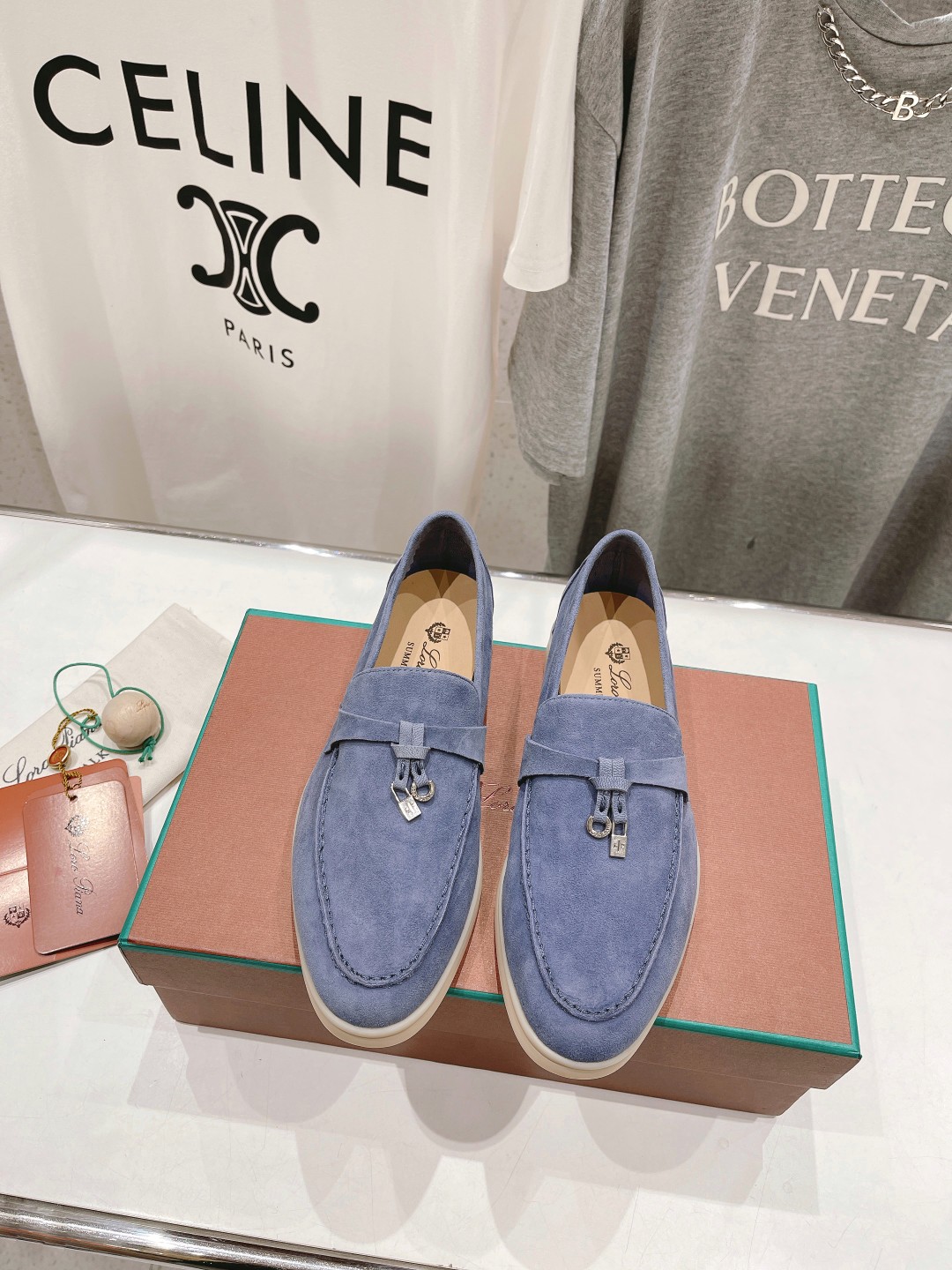 高版本出厂
  Loro Piana* LP万年经典款乐福鞋 简约时尚 脚感超级舒适 一天可以暴走两万步