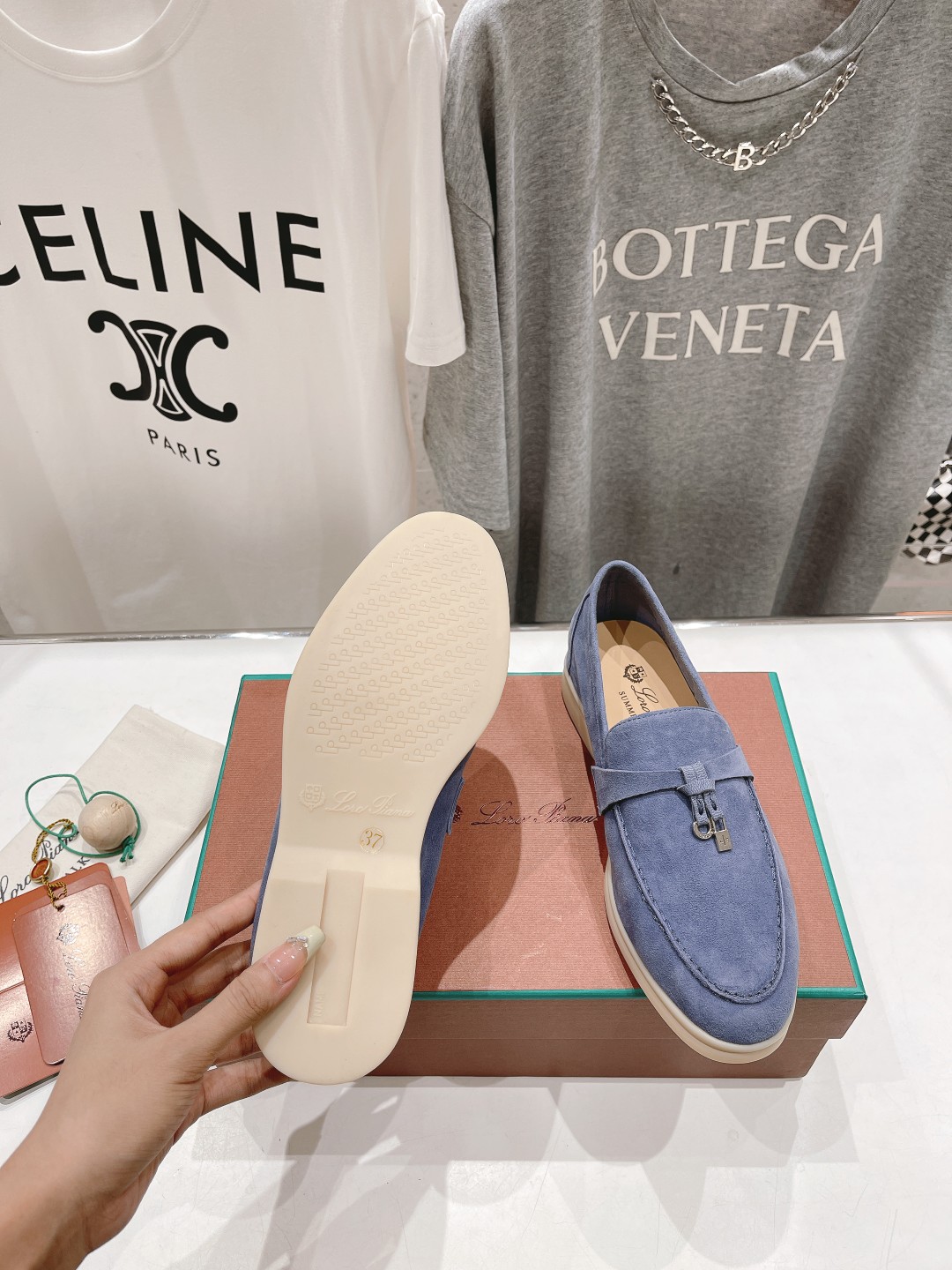 高版本出厂
  Loro Piana* LP万年经典款乐福鞋 简约时尚 脚感超级舒适 一天可以暴走两万步