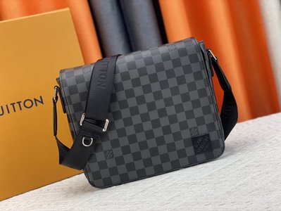 The Top Ultimate Knockoff Louis Vuitton Messenger Bags Black Grid Monogram Eclipse M46255