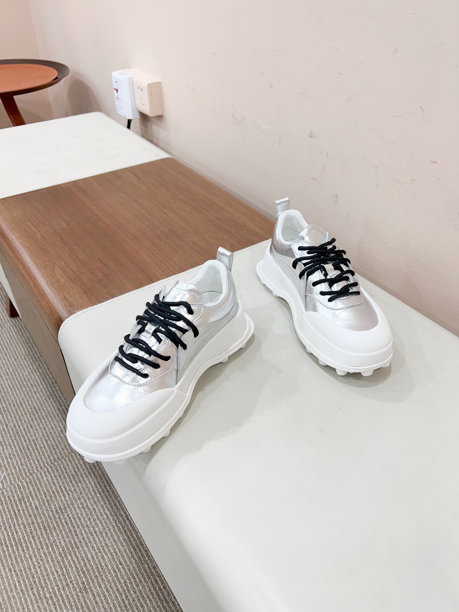 Gil Sande’s 2023 Orb Sneakers: Innovative Design with TPU Soles, Size 35-40. - 图片 4