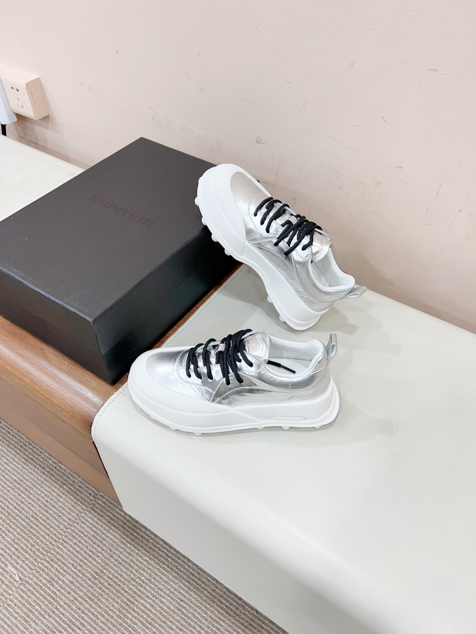Gil Sande’s 2023 Orb Sneakers: Innovative Design with TPU Soles, Size 35-40. - 图片 3