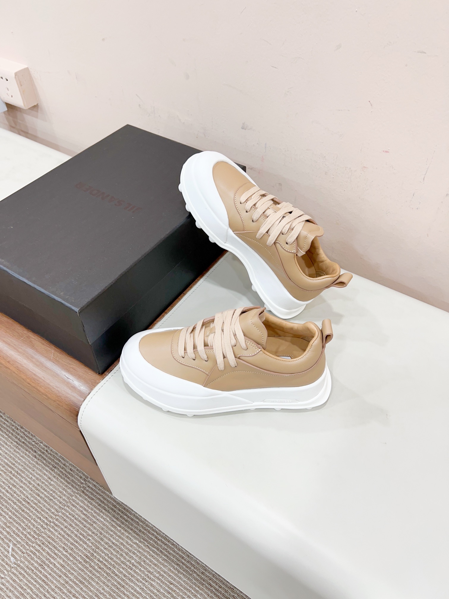 2023 Orb Sneakers by Jill Sande: Innovative Design with TPU Soles and Emulsion Material - 图片 3