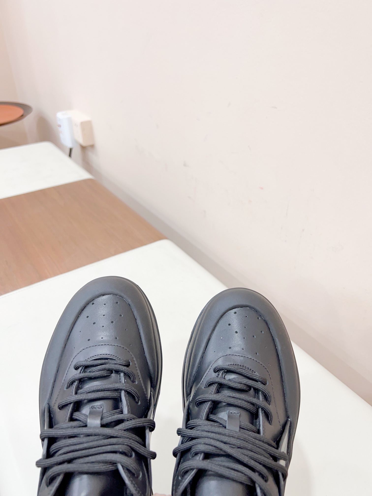 Gil Sande’s 2023s Orb Sneakers: Innovative Design with TPU Soles and Emulsion Material - 图片 8
