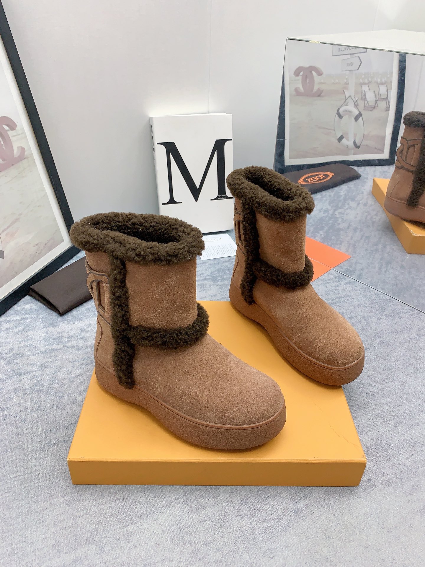 Tod’s Feng High-String Snow Boots with Real Wool and Smooth Bottom (975) - 图片 2