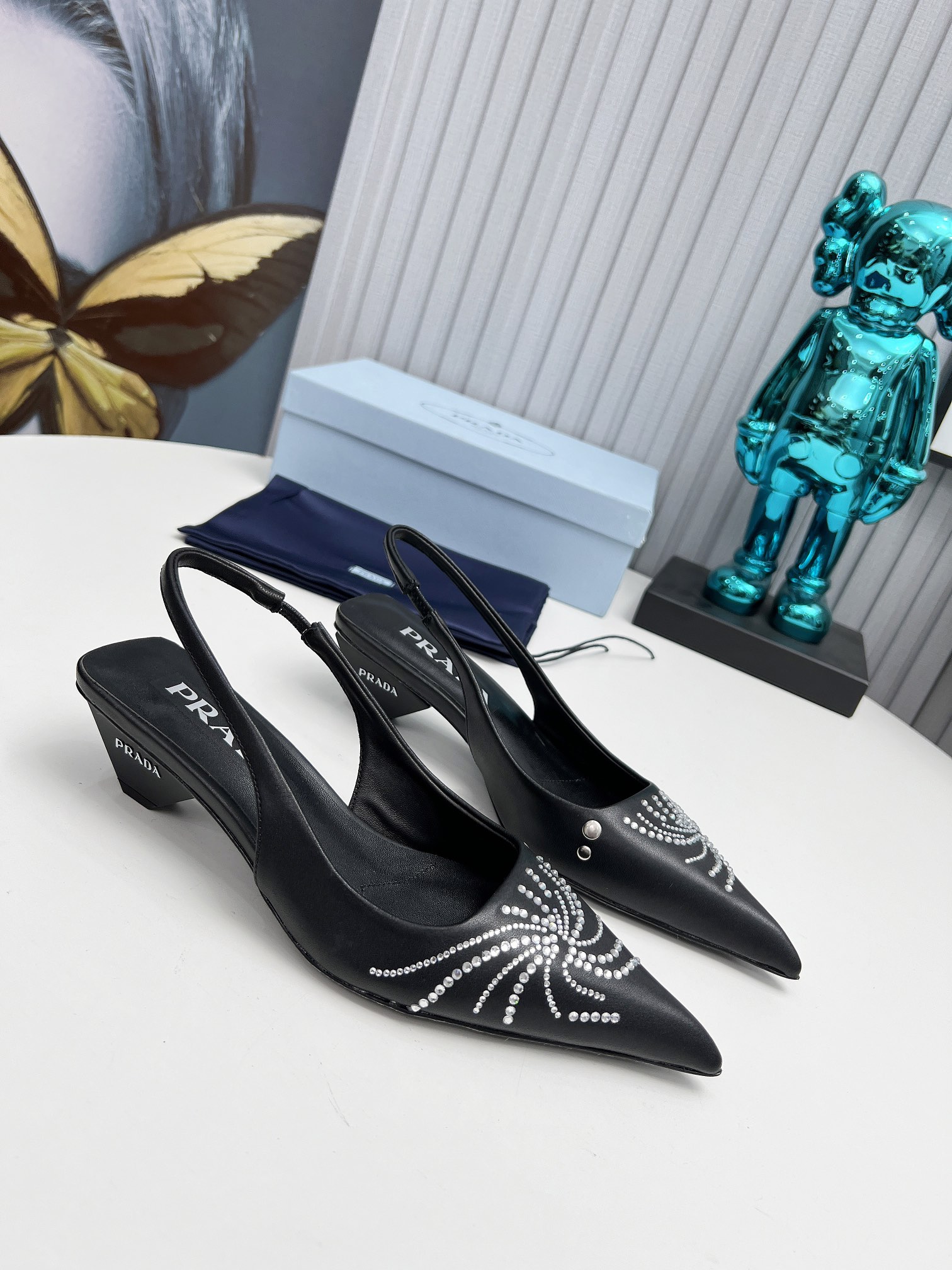 NO:231644,2025 SSS launches the latest Prada long and short boots, sandals, single shoes, thin heels, hollows, thick heels series ————————————— PRADA early spring catwalks Internet celebrity style 