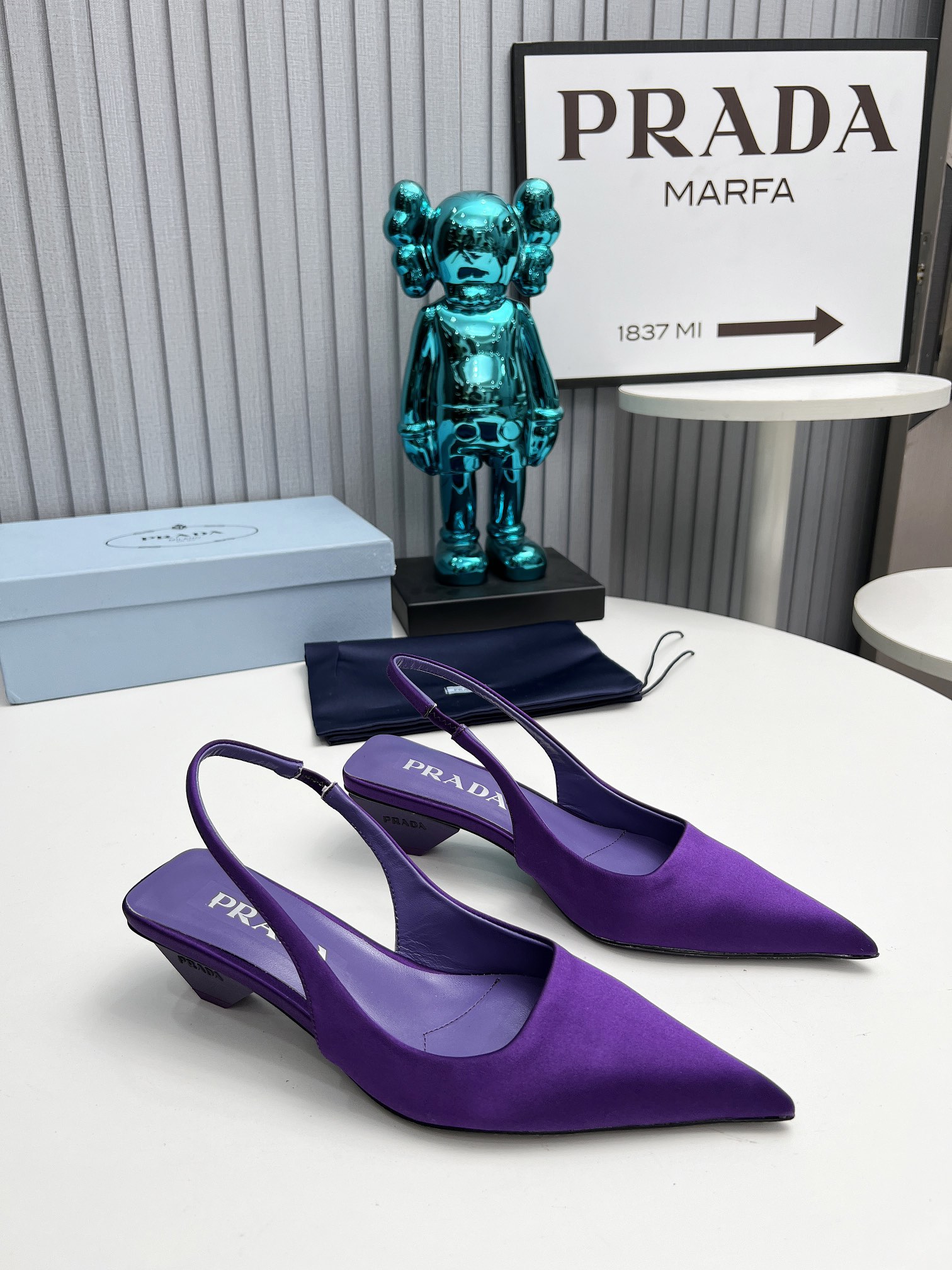 NO:231624,2025 SSS launches the latest Prada long and short boots, sandals, single shoes, thin heels, hollows, thick heels series ————————————— PRADA early spring catwalks Internet celebrity style 