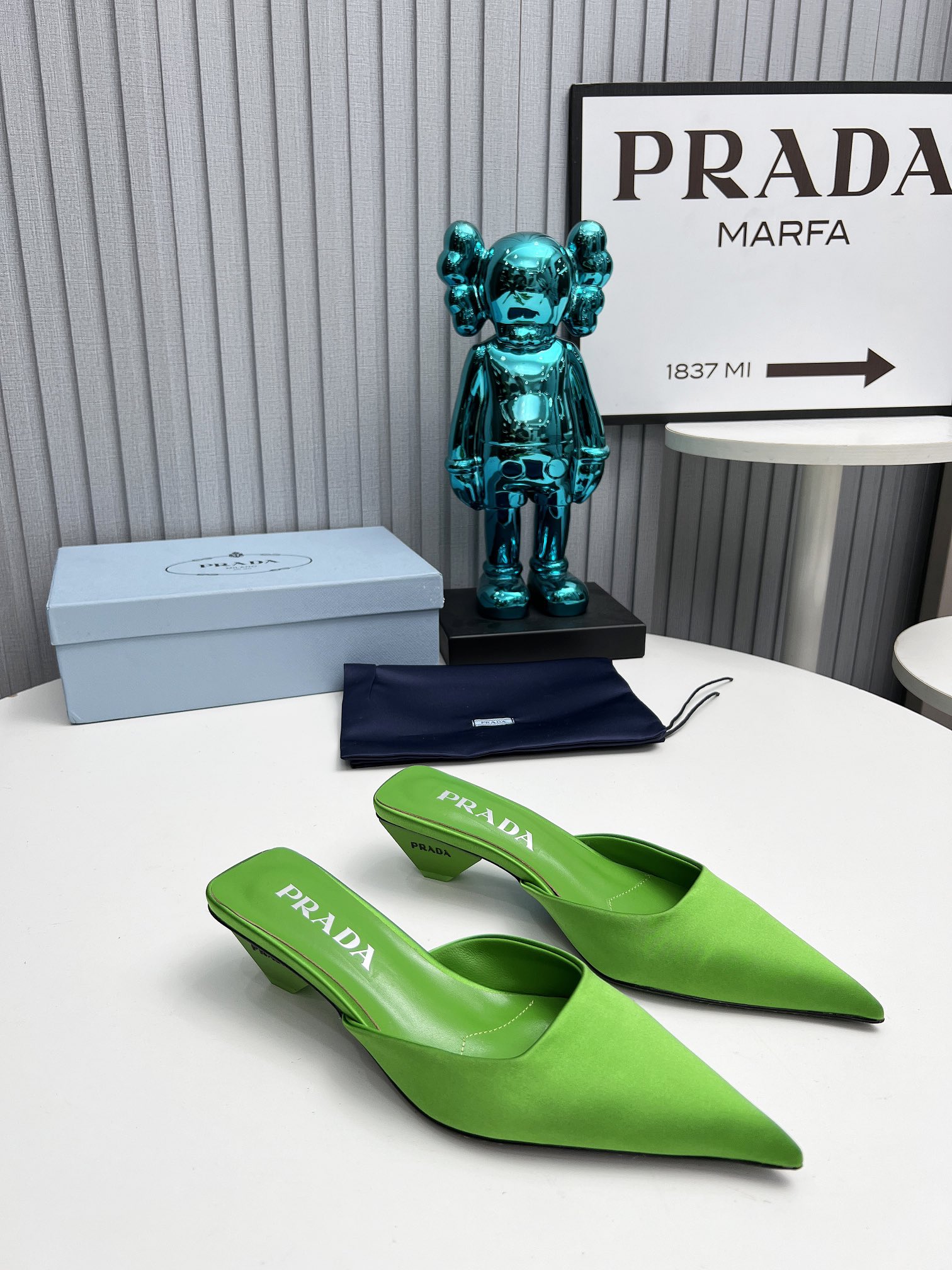NO:231632,2025 SSS launches the latest Prada long and short boots, sandals, single shoes, thin heels, hollows, thick heels series ————————————— PRADA early spring catwalks Internet celebrity style 