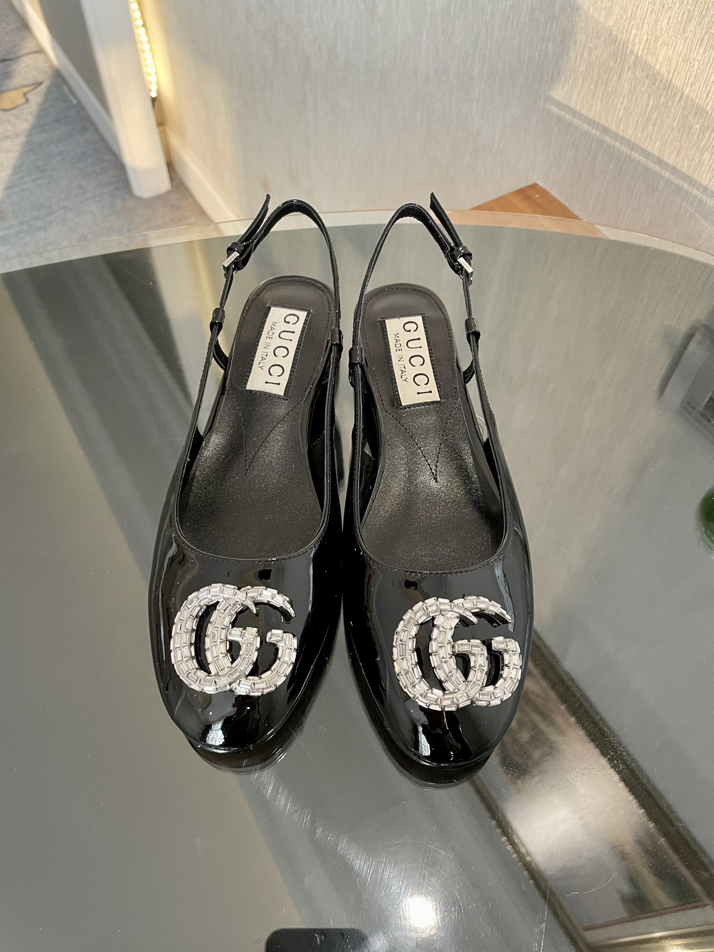 GUCCI 25 vroege lente Horsebit ballerina's catwalkschoen + Ancora rood met studs op maat gemaakt van geïmporteerde stof en geïmporteerde leren zool