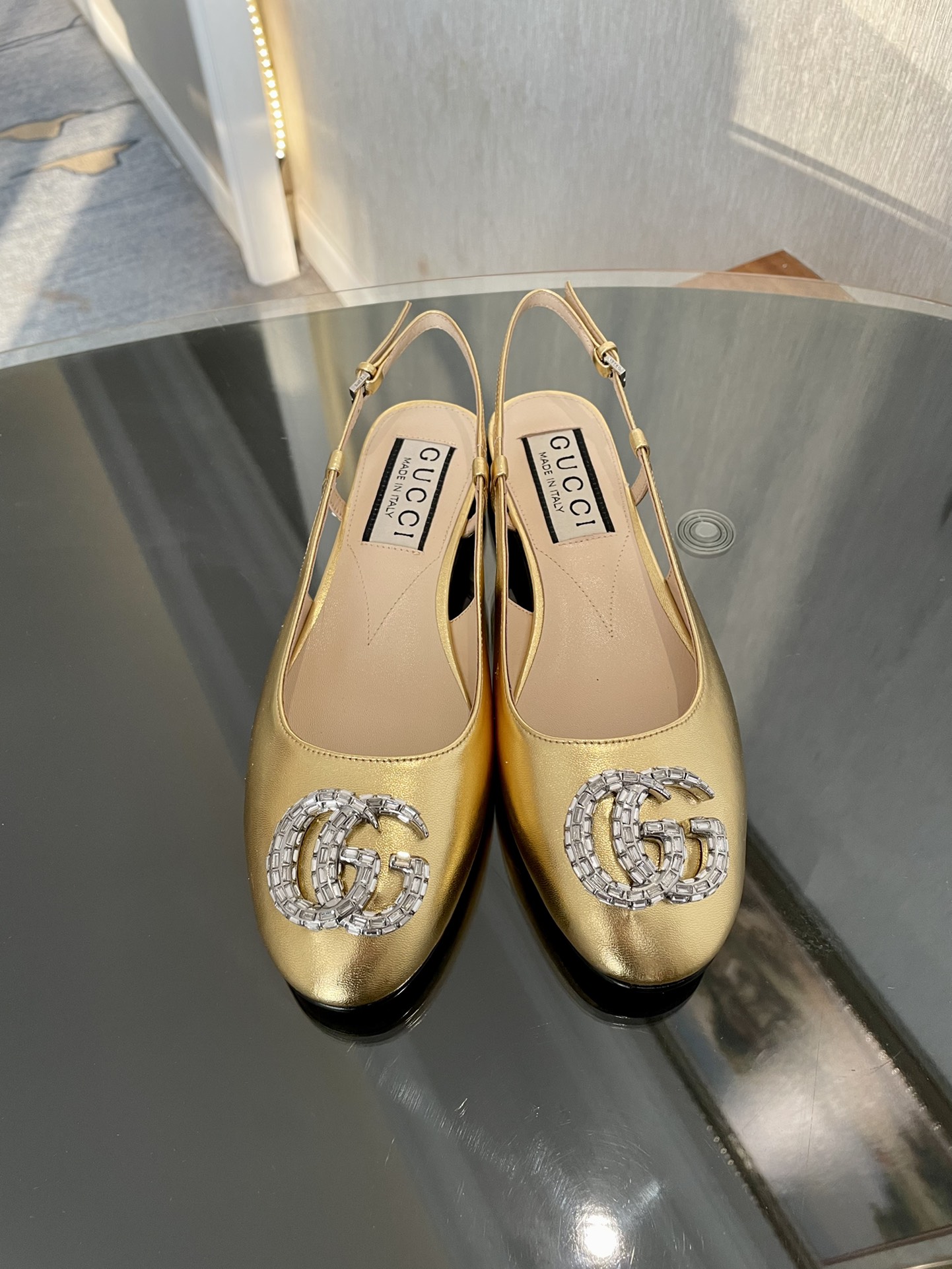 GUCCI 25 vroege lente Horsebit ballerina's catwalkschoen + Ancora rood met studs op maat gemaakt van geïmporteerde stof en geïmporteerde leren zool