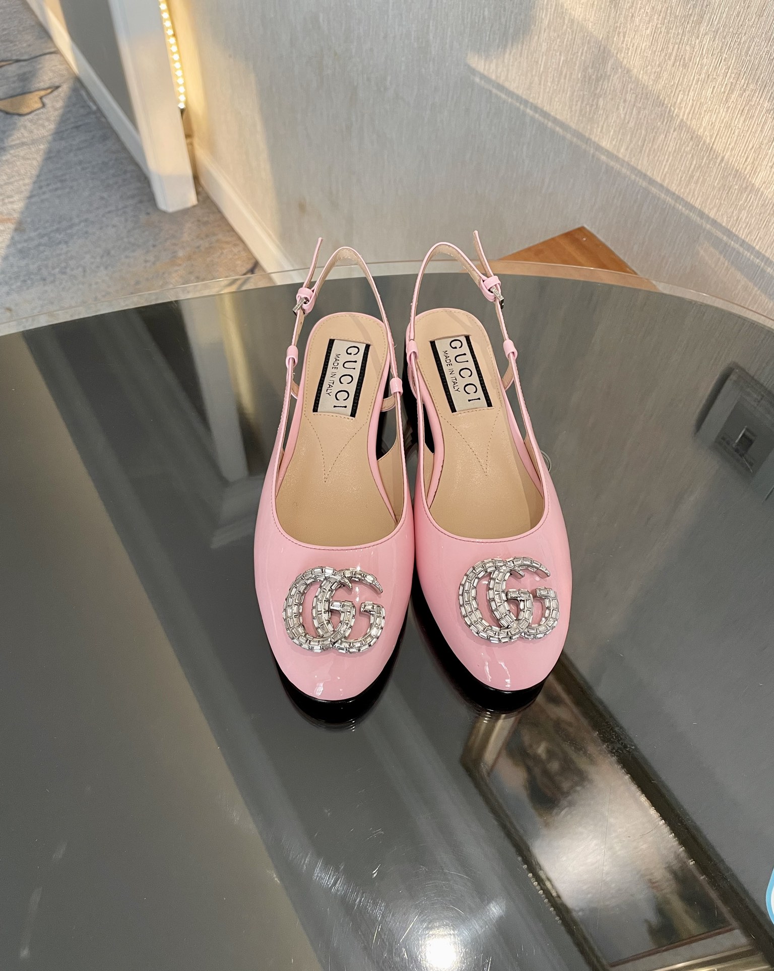 GUCCI 25 vroege lente Horsebit ballerina's catwalkschoen + Ankora rood met studs op maat gemaakt van geïmporteerde stof en geïmporteerde leren zool