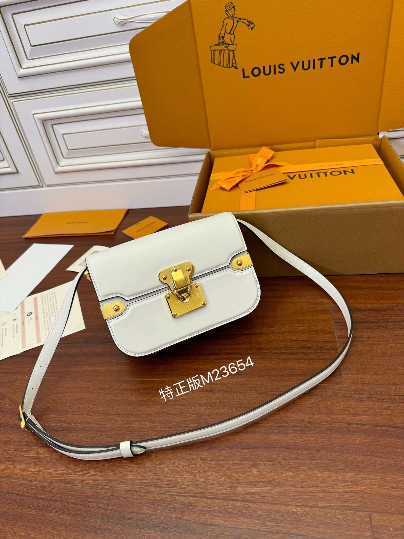 独家首发型号特正版M23654品质全面再次升级专柜同步电子芯片内码新礼盒礼品袋保护纸铜版电子标签合格证皮