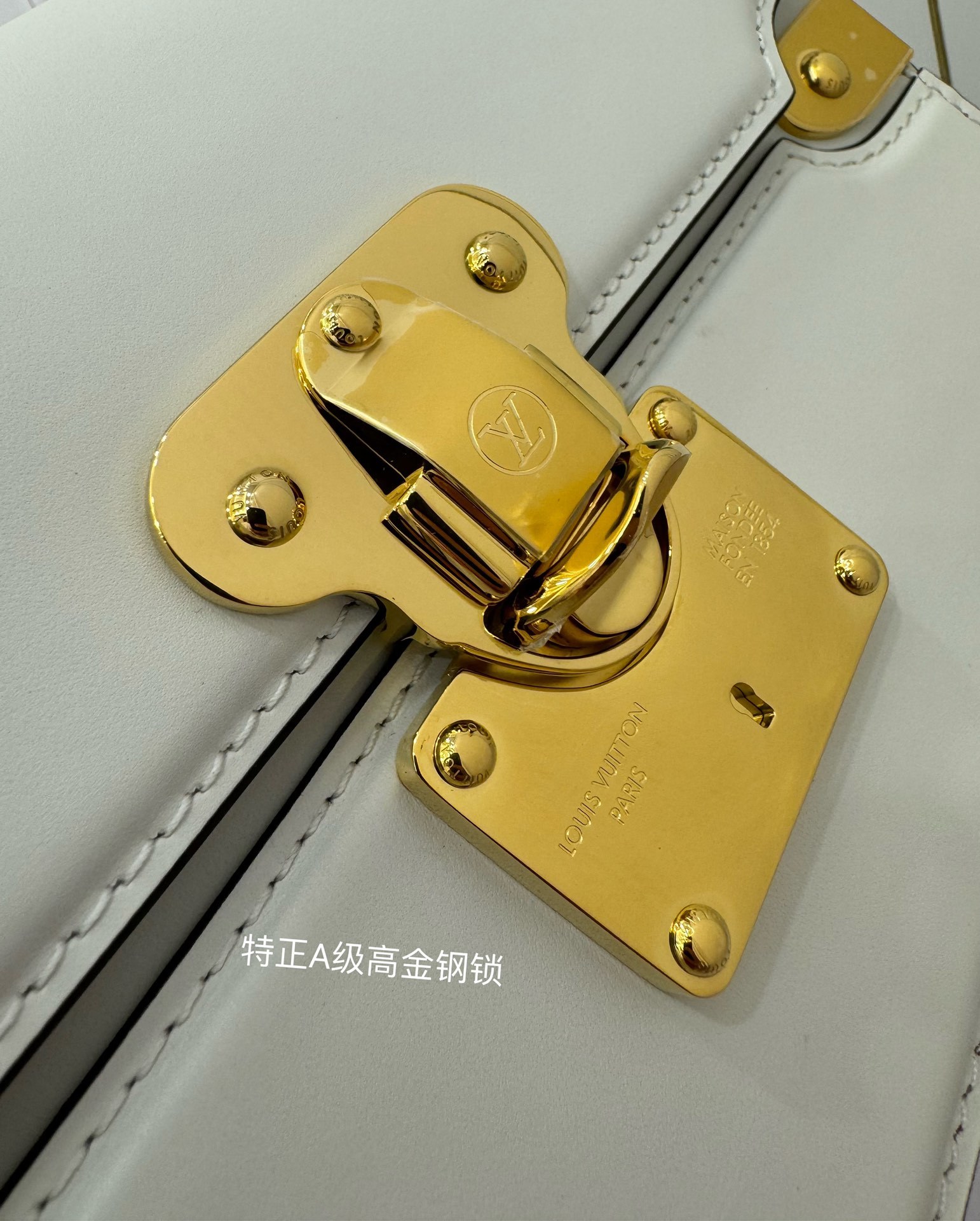 独家首发型号特正版M23654品质全面再次升级专柜同步电子芯片内码新礼盒礼品袋保护纸铜版电子标签合格证皮