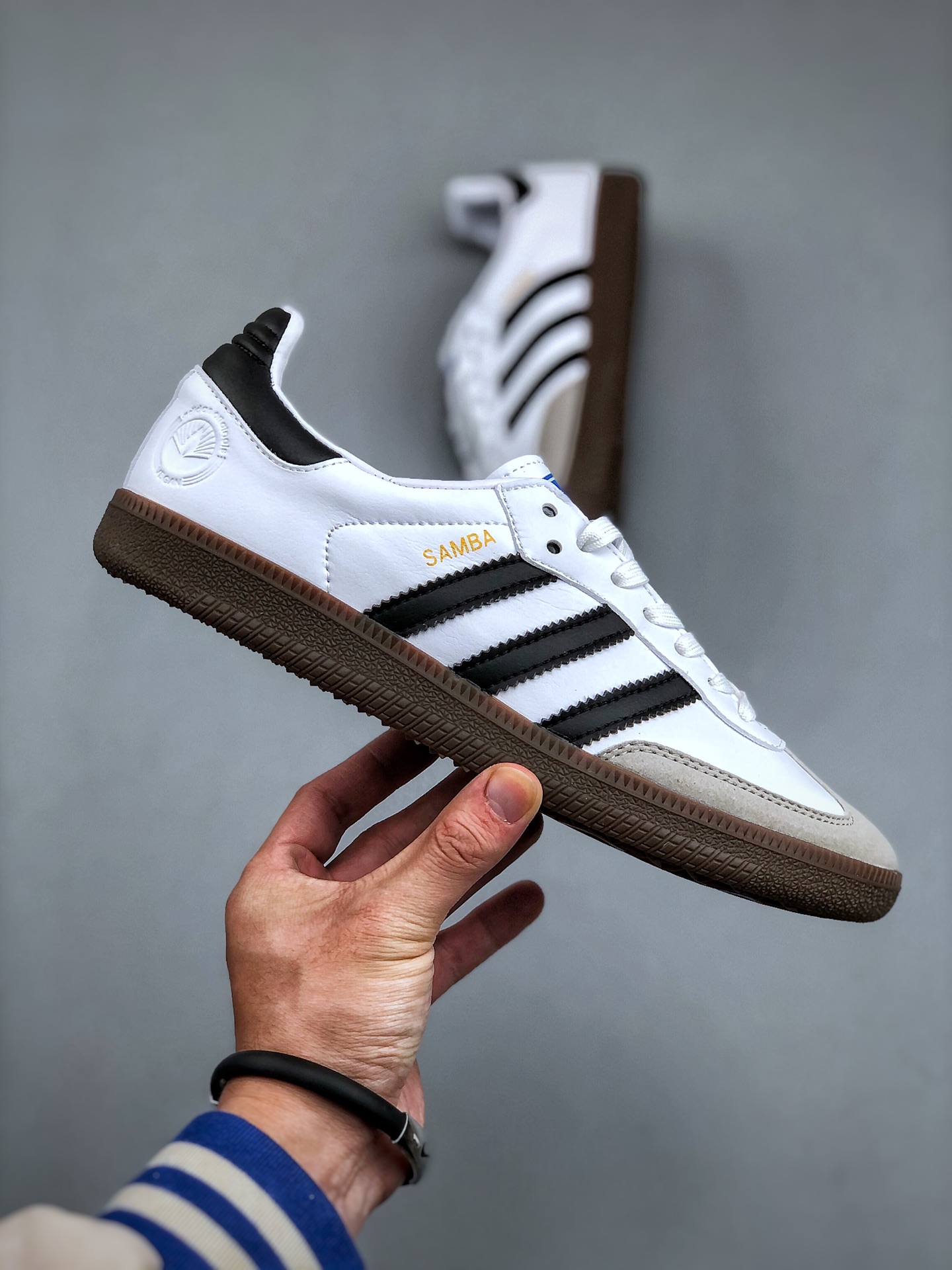 福利特价💰160 Adidas Originals Samba OG 桑巴舞系列绅士德训足球风百搭低帮休闲运动板鞋“白黑钢印”FW2427 尺码：35-45（半）