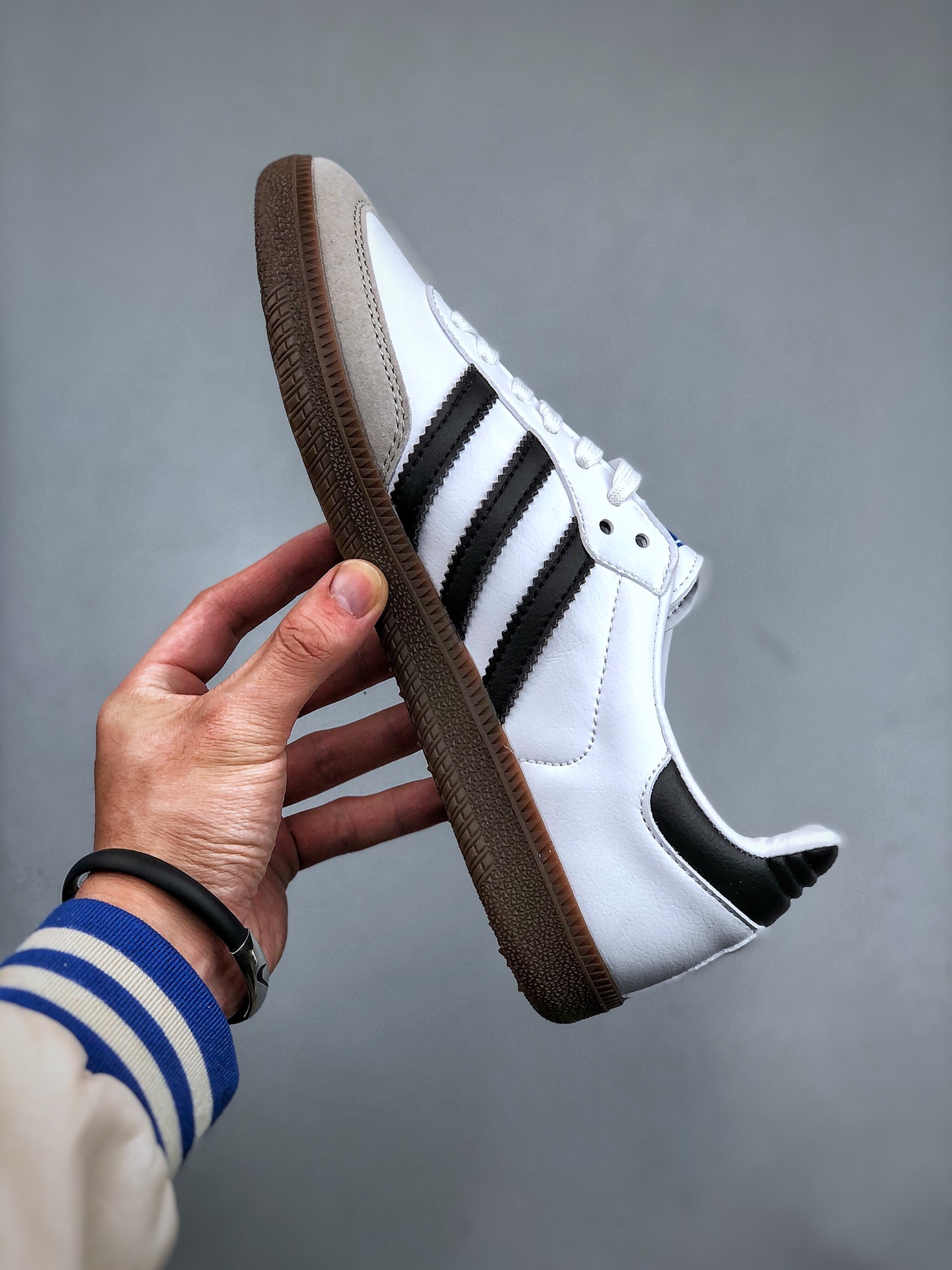 福利特价💰160 Adidas Originals Samba OG 桑巴舞系列绅士德训足球风百搭低帮休闲运动板鞋“白黑钢印”FW2427 尺码：35-45（半）