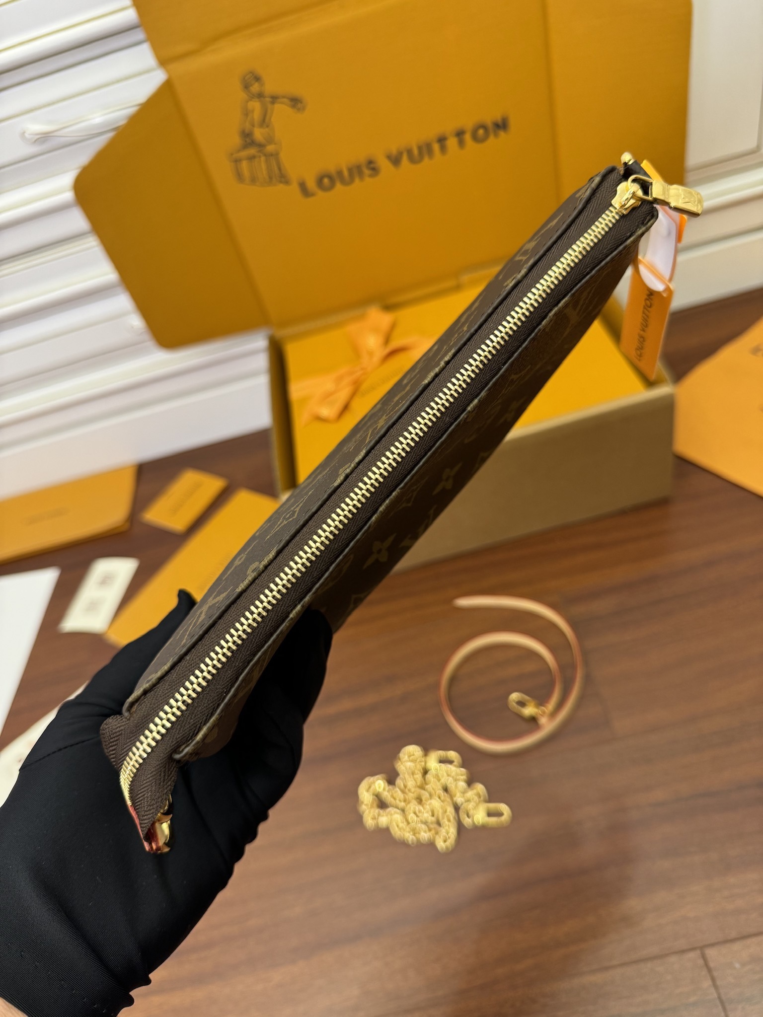 独家首发型号特正版M82766品质全面再次升级专柜同步电子芯片内码新礼盒礼品袋保护纸铜版电子标签合格证皮