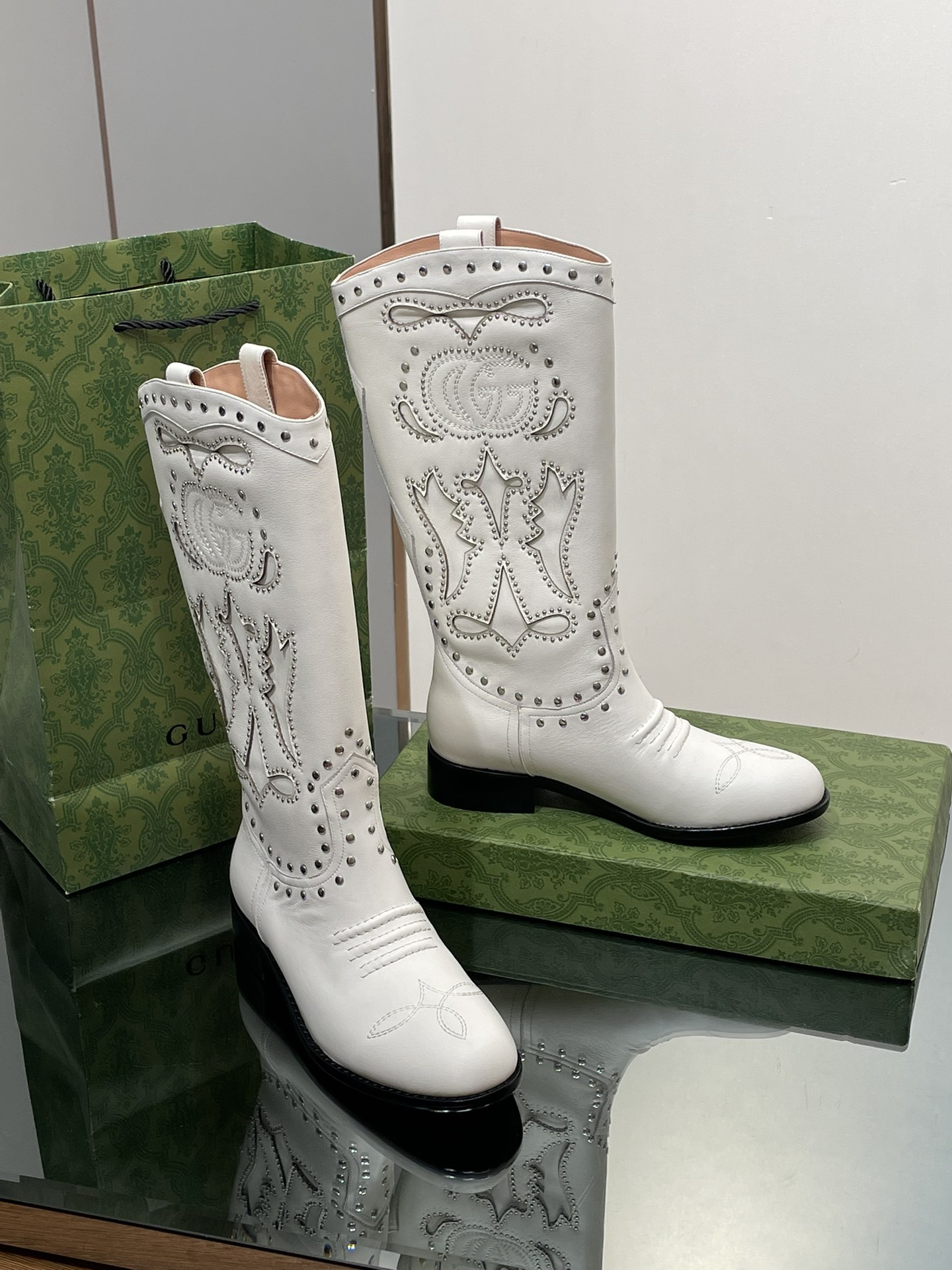 Bottines GUCCI à bandes rayées et élastique, nouvelle collection automne-hiver 2024, bottines à talon épais cranté, cuir de veau importé