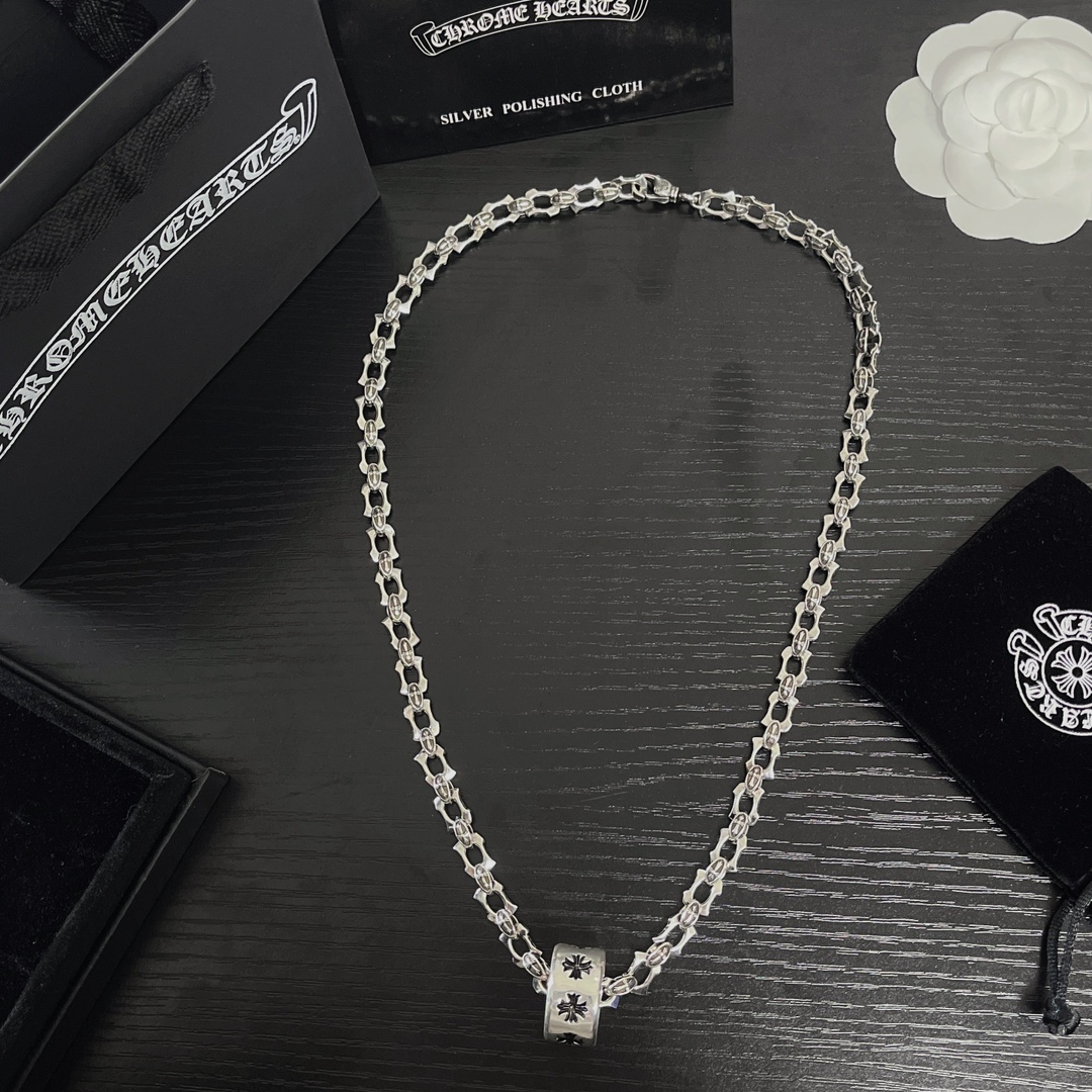 Chrome Hearts 𝗖𝗵𝗿𝗼𝗺𝗲 𝗛𝗲𝗮𝗿𝘁𝘀克罗心项链