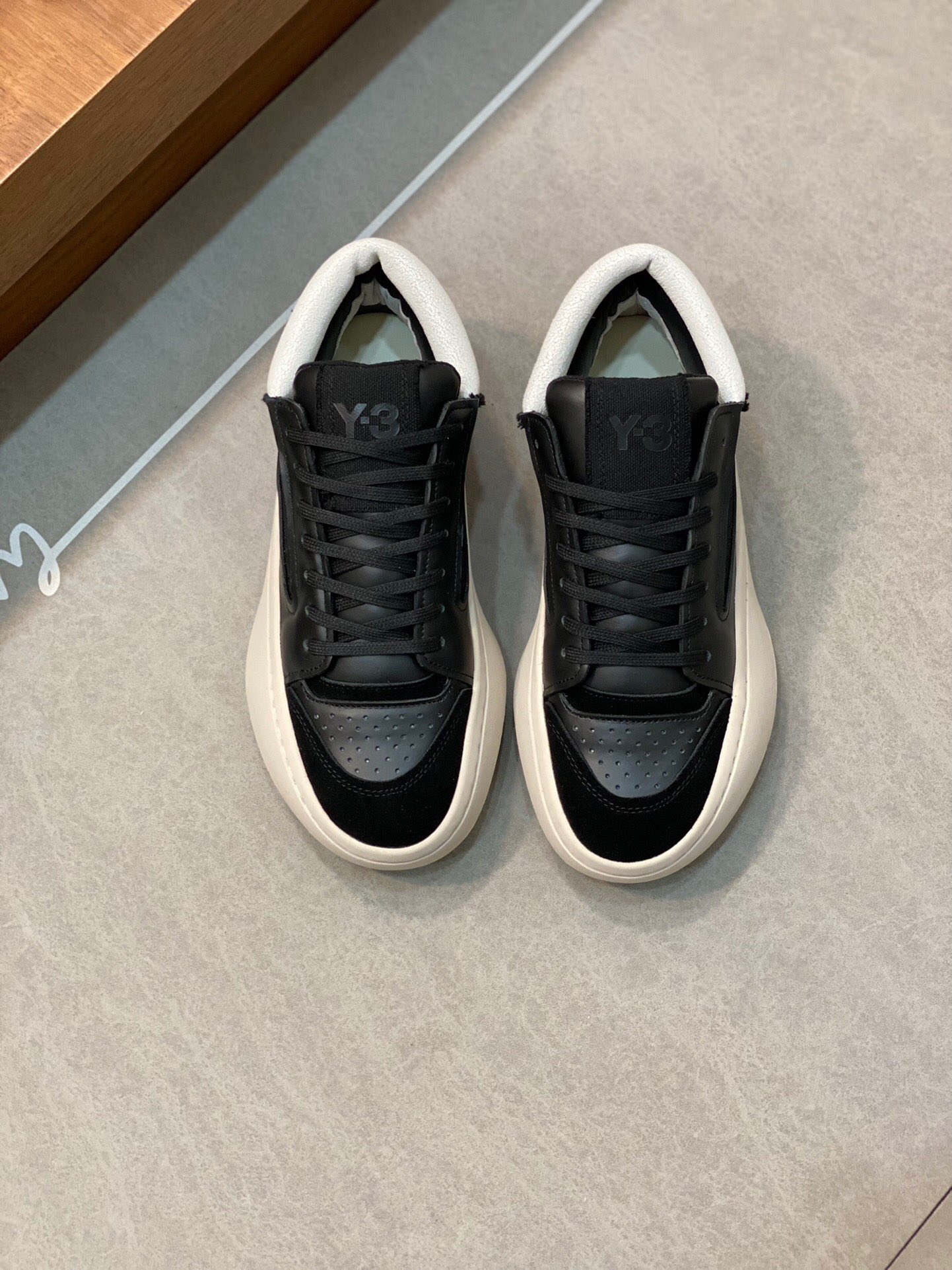 NO:216434,Brand Y-3 color original color matching, code number 39-44 customized 38.45 price Material Y-3 summer new casual sneakers @ hot sale this year!  Original replica high-end top-quality original single-quality upper is made of soft cowhide mesh made of sheepskin lining = sheepskin foot pads are comfortable, breathable, cool, fashionable and wear-resistant original rubber outsole, comfortable and light!  ,Y-3,sneakers,cowhide,sheepskin19860909品牌Y-3 颜色原版配色 码数39-44定做38.45 价格 材质Y-3夏季新款休闲运动鞋@今年热销！原版复刻高端顶级 原单品质鞋面采用柔软牛皮拼接网布制作羊皮内里=羊皮垫脚舒适透气炫酷时尚耐磨原版橡胶大底上脚舒适轻盈！,Y-3,sneakers,cowhide,sheepskin,Men's shoes