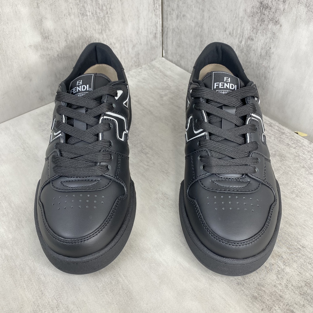 Fendi 新款上架 (莞产 ) Fendi 芬迪 23ss 休闲鞋FENDI芬迪match最新 运动鞋 设计师Kim Jones打造的首款运动鞋fendi match 和LV驴牌的Trainer篮球运动鞋 鞋型差不多 添加了FF 的设计 鞋面采用麂皮和皮革拼接组合 侧面凸起的双F logo内里采用毛巾绒里 / 男款39-45