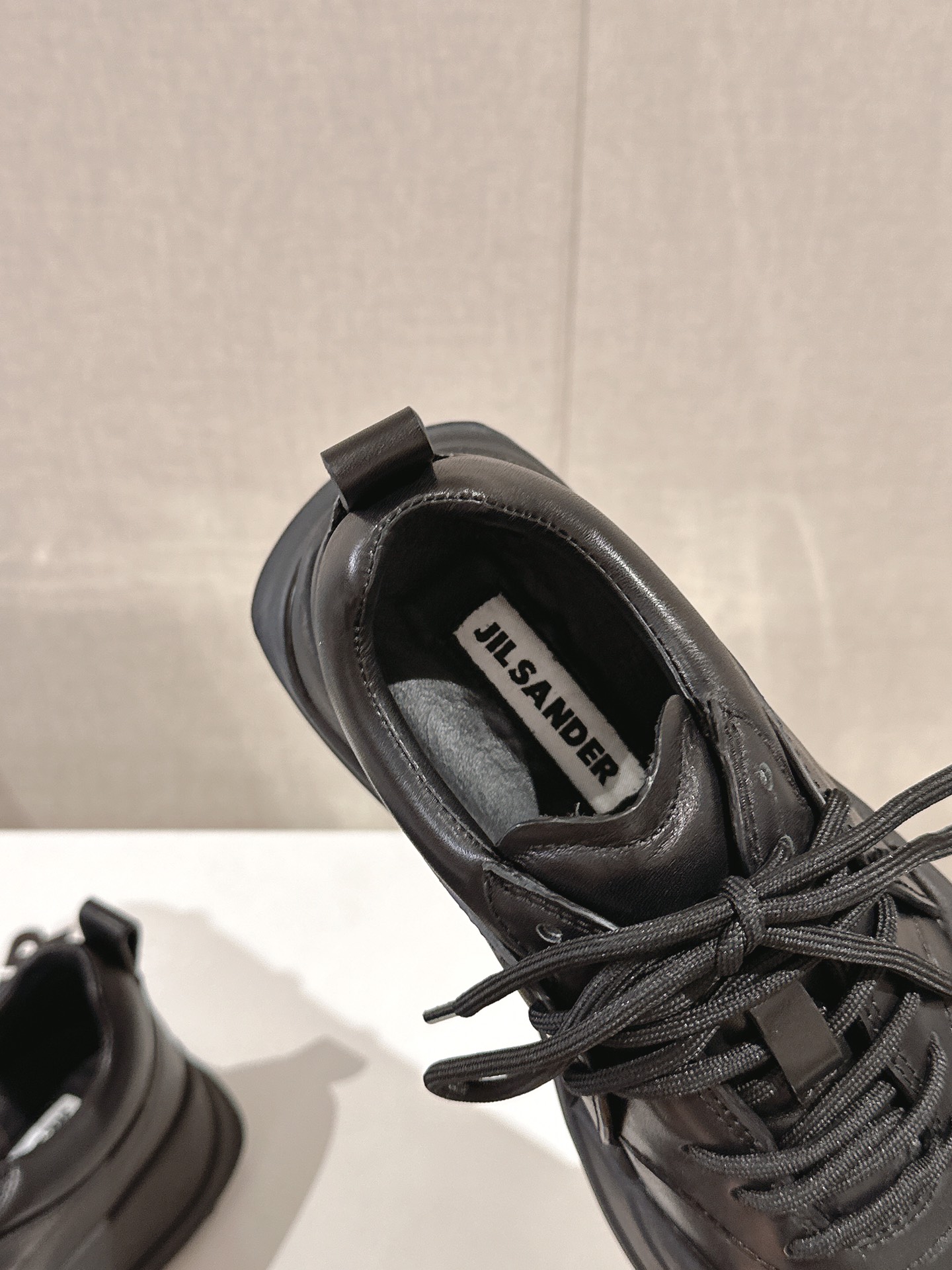 Jill Sander’s High-Fashion Neutral Style Sports and Leisure Shoes Overview - 图片 8
