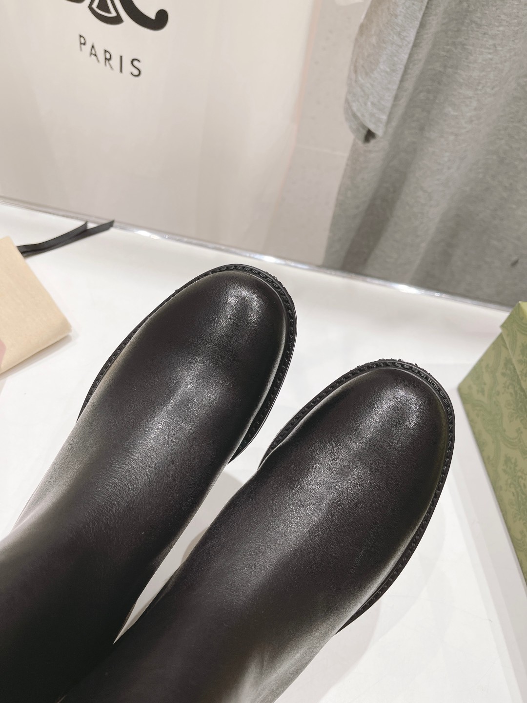 高版本出厂  
  Gucci*古驰G家2025ss官网秋冬新款切尔西短靴 
✔鞋面：原版定制粒面小牛皮