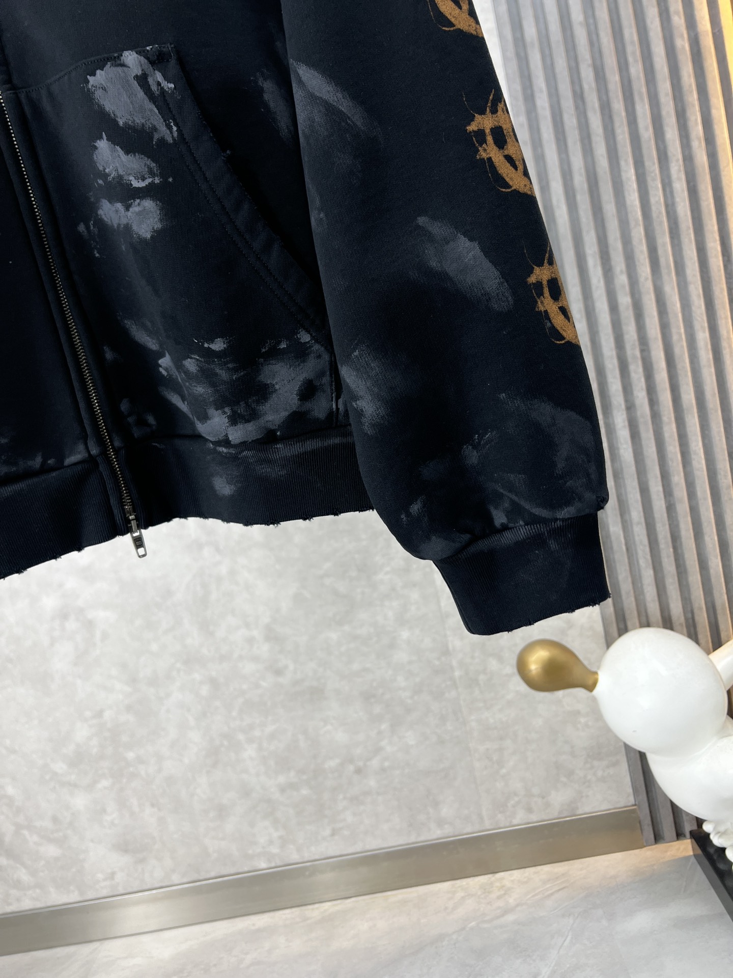 Balenciaga巴黎世家2024最新梵文字母LOGO手绘涂鸦洗水磨烂做旧拉链开衫连帽卫衣.砖柜同步.