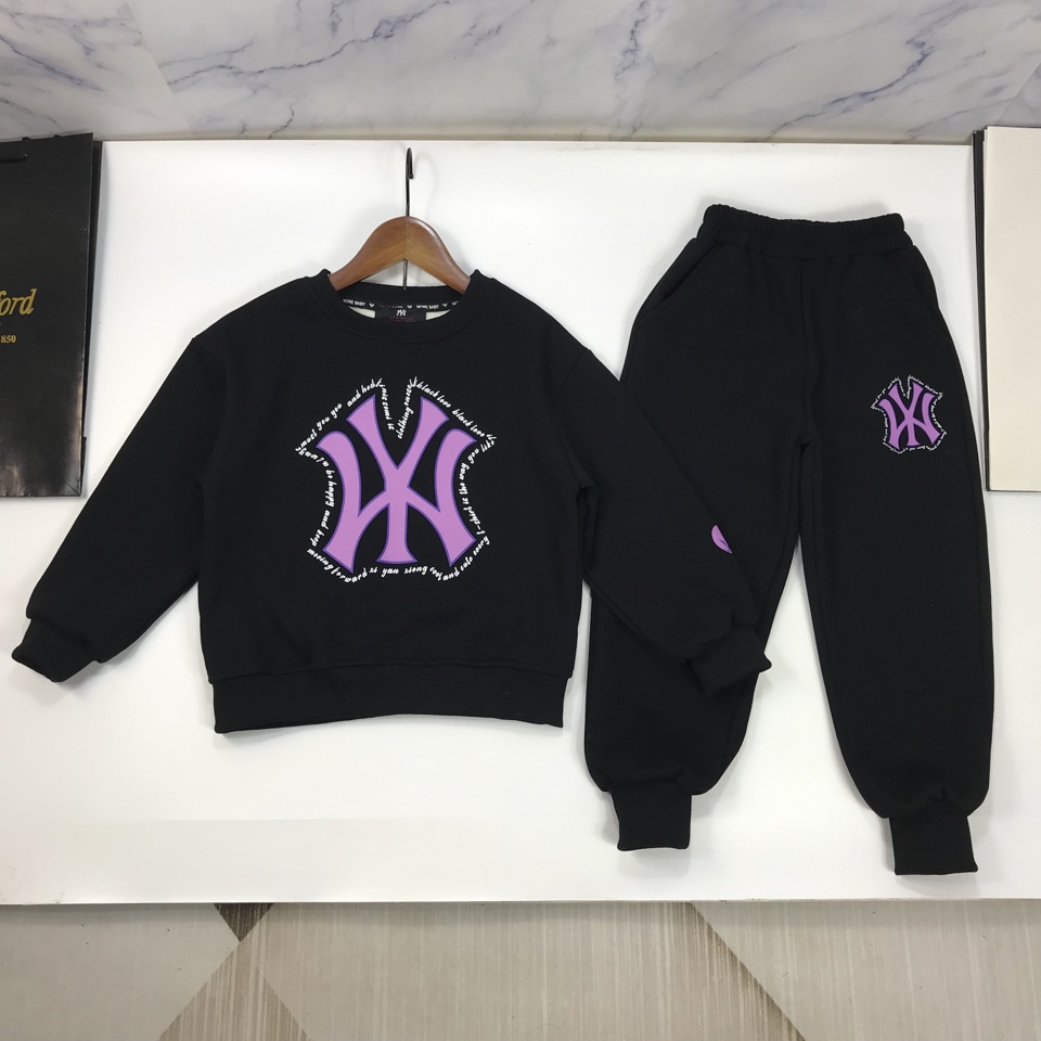 New York Yankees Children’s MLB Velvet Suits: High-Quality Cotton Fabric, Elegant Fashion, Quality Assurance