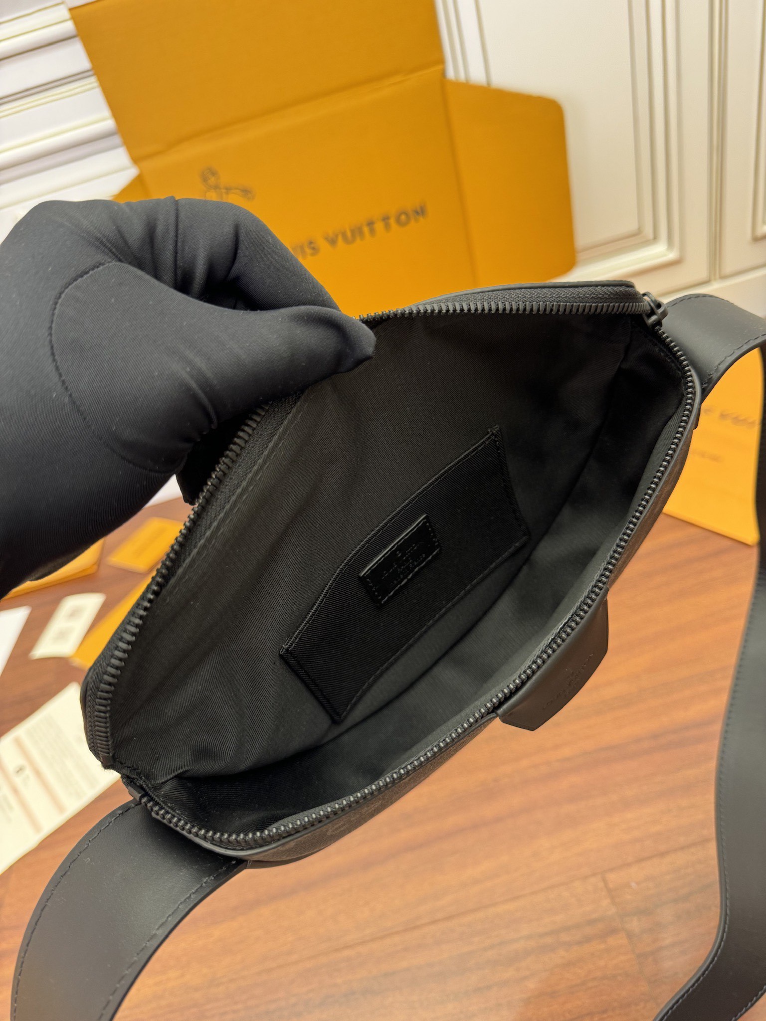 独家首发型号特正版M23835品质全面再次升级专柜同步电子芯片内码新礼盒礼品袋保护纸铜版电子标签合格证皮