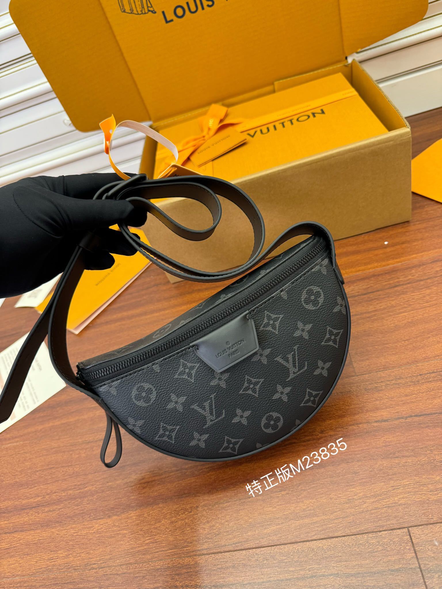 独家首发型号特正版M23835品质全面再次升级专柜同步电子芯片内码新礼盒礼品袋保护纸铜版电子标签合格证皮