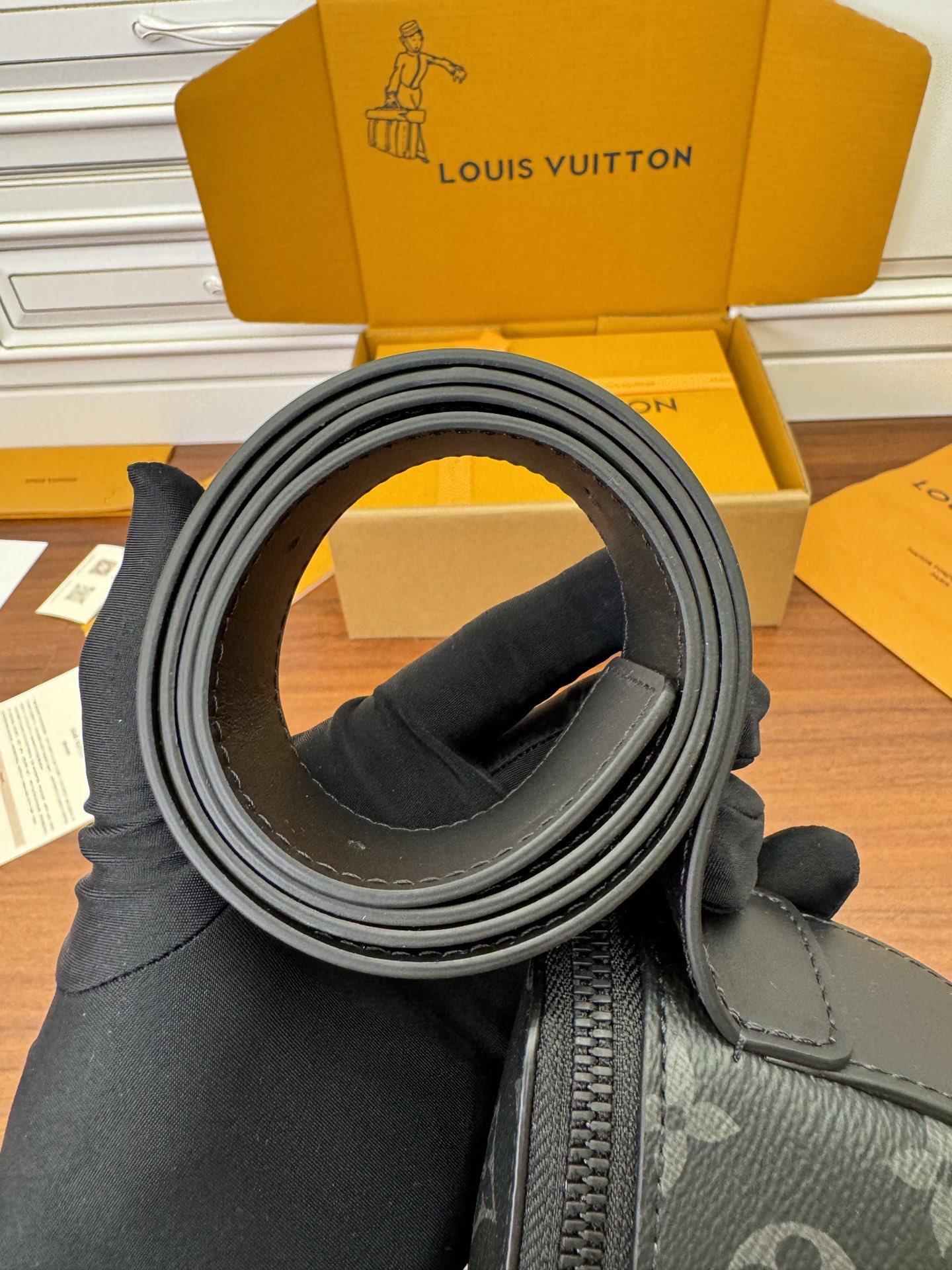 独家首发型号特正版M23835品质全面再次升级专柜同步电子芯片内码新礼盒礼品袋保护纸铜版电子标签合格证皮