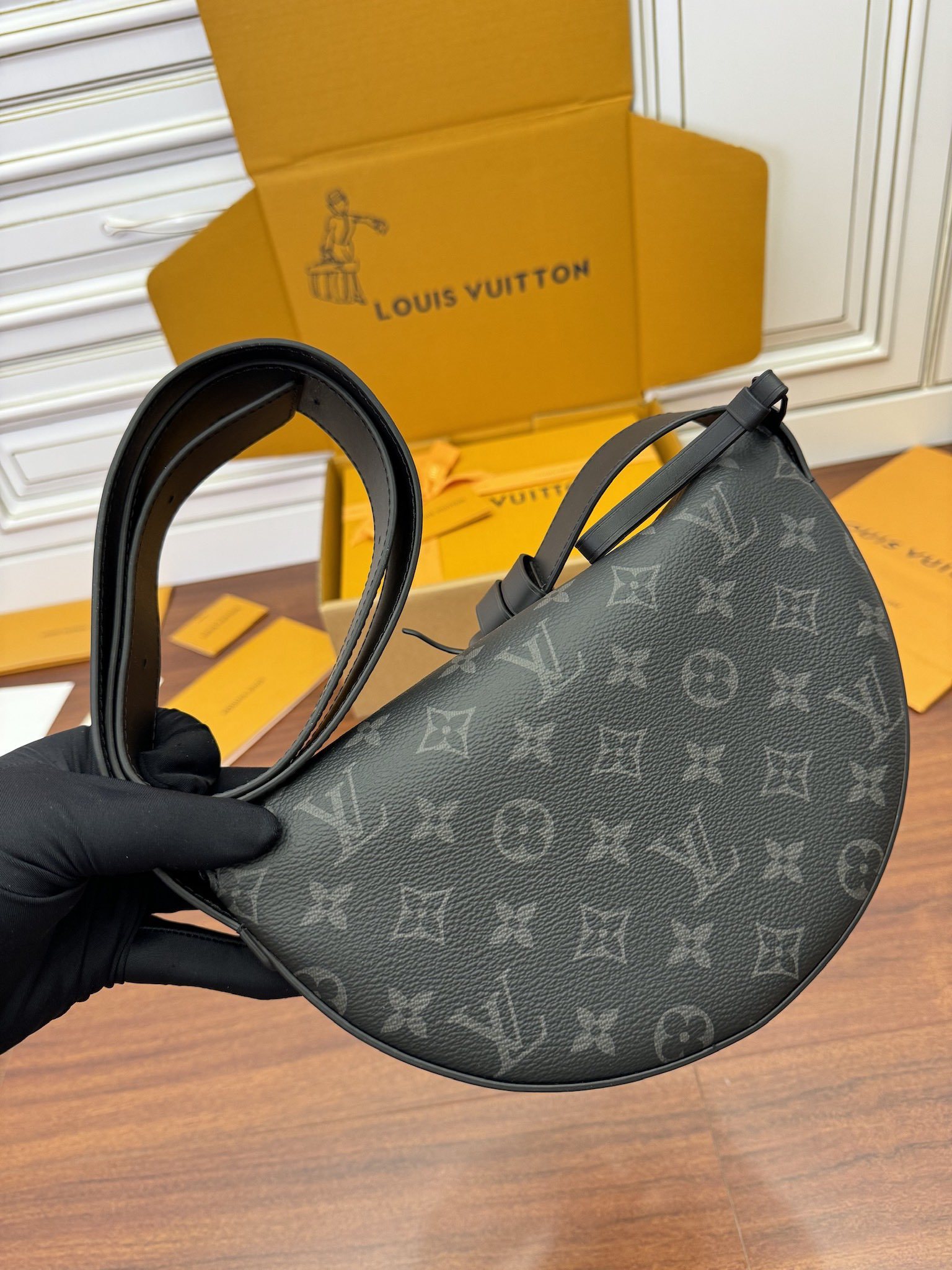 独家首发型号特正版M23835品质全面再次升级专柜同步电子芯片内码新礼盒礼品袋保护纸铜版电子标签合格证皮