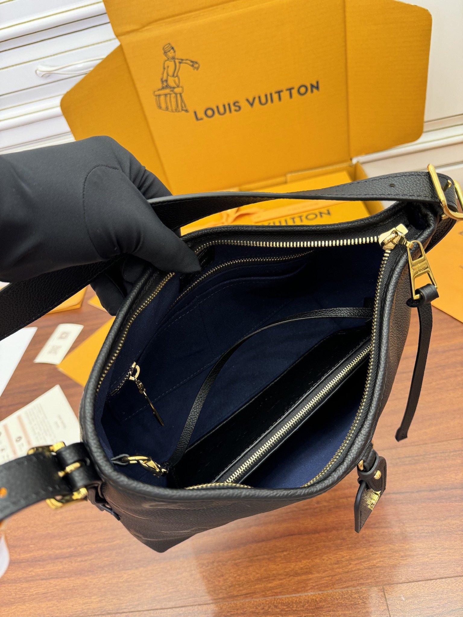 独家首发型号特正版M46288品质全面再次升级专柜同步电子芯片内码新礼盒礼品袋保护纸铜版电子标签合格证皮