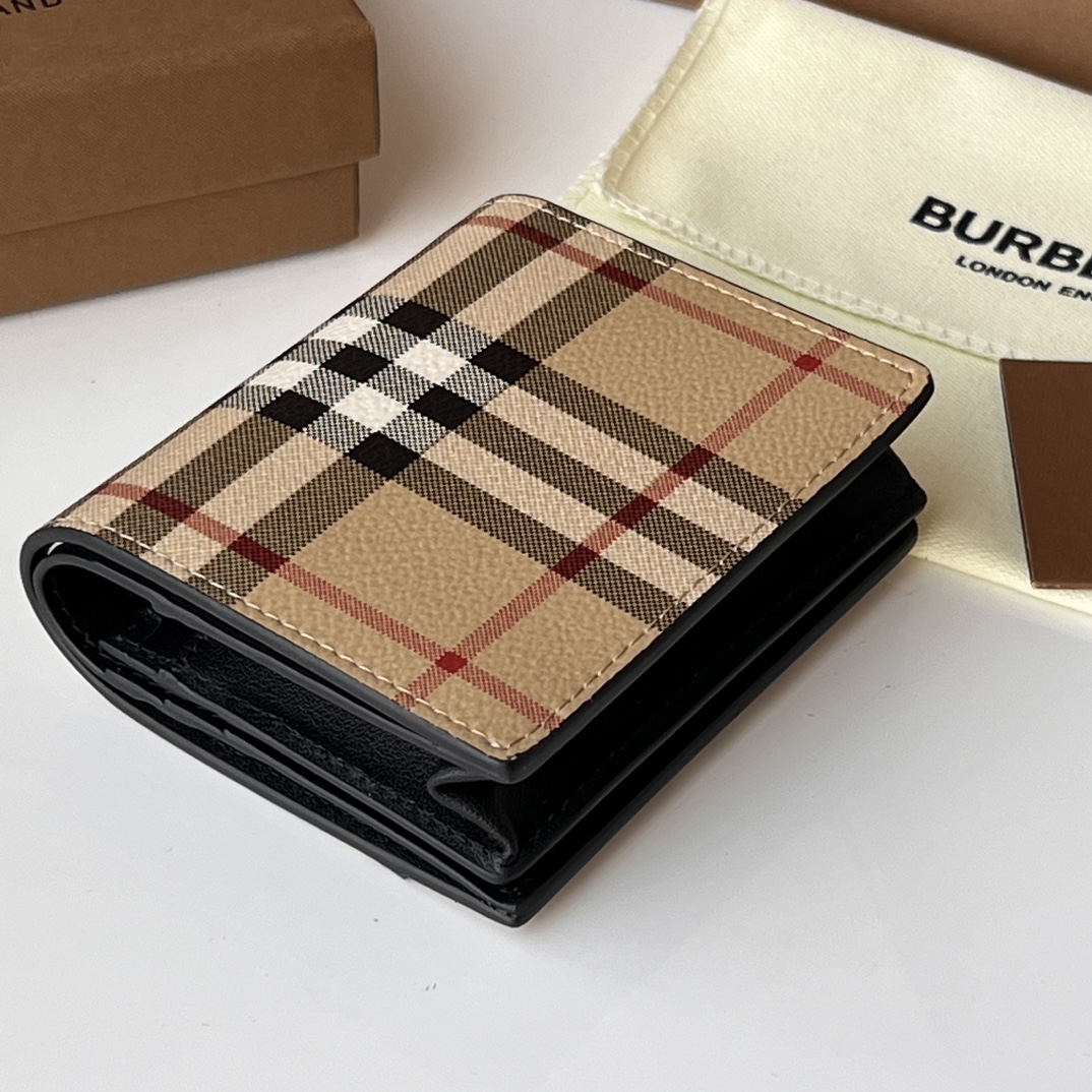 Burberry Vintage Check Wallet, Foldable Card Holder in Canvas & Leather 5 i1701149986 5273 2