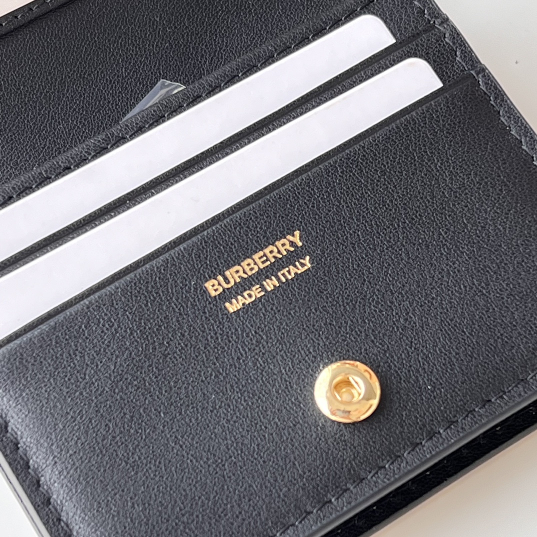Burberry Vintage Check Wallet, Foldable Card Holder in Canvas & Leather 8 i1701149986 6740 6