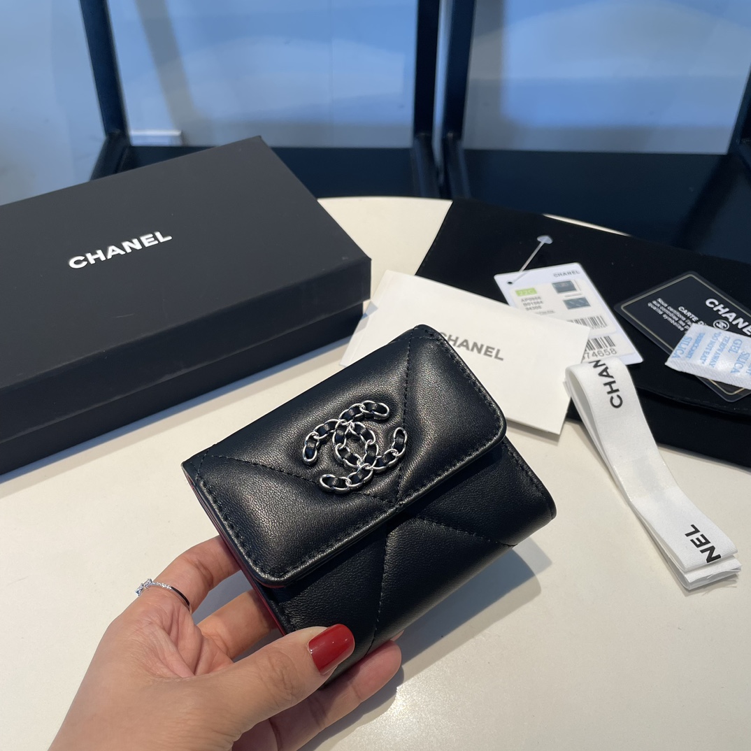 升级版Ohanel新颜色最新短三折钱夹Mini钱包WoW只有10Cm比之前那款短夹还要小1cm只有2个卡