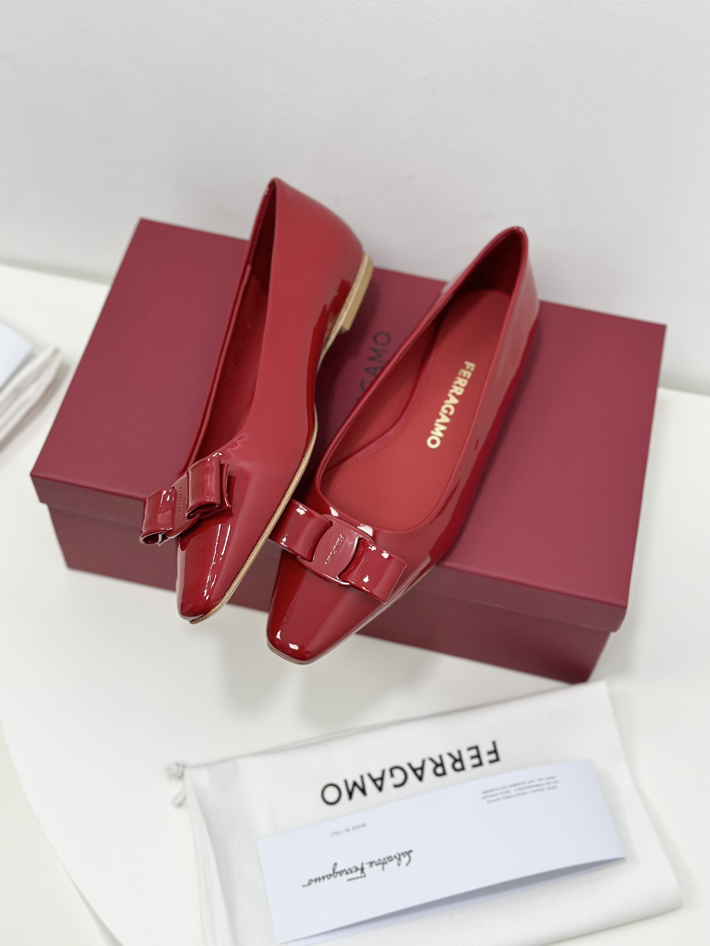 Salvatore Ferragamo Vara Bow Leather Ballet Flats - Burgundy Patent