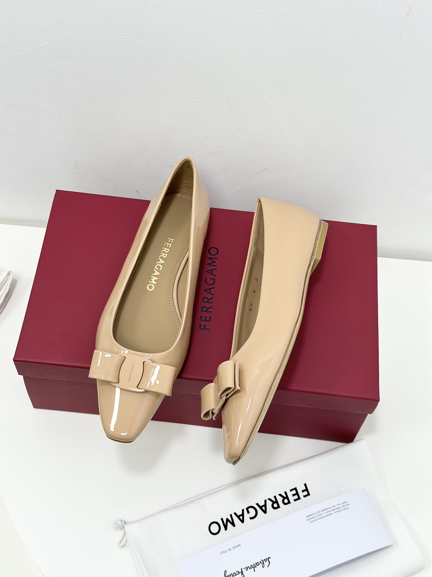 Salvatore Ferragamo Vara Bow Leather Ballerinas Square-Toe Flats 7 i1701240335 1783 2
