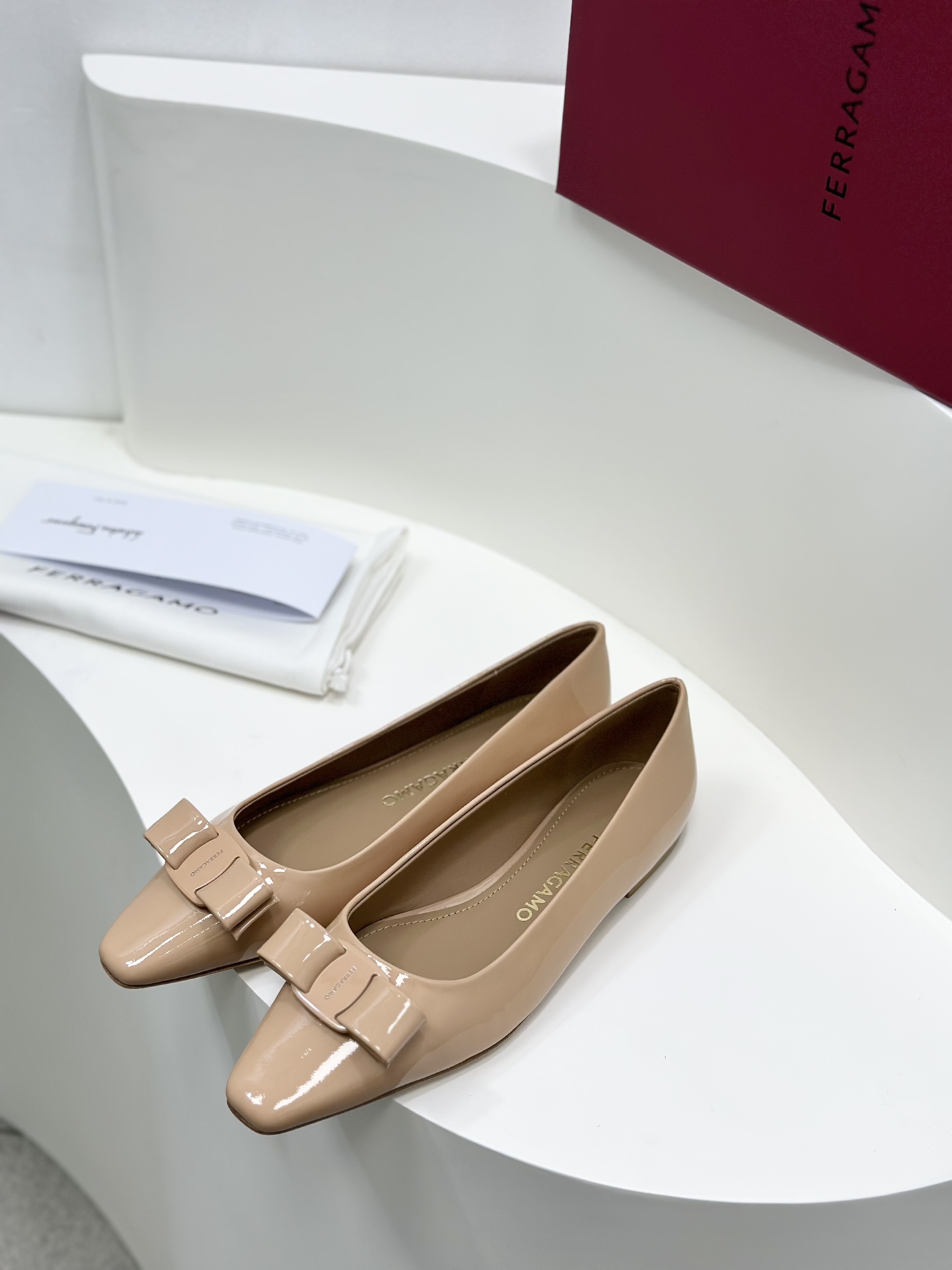 Salvatore Ferragamo Vara Bow Leather Ballerinas Square-Toe Flats 5 i1701240335 6679 8