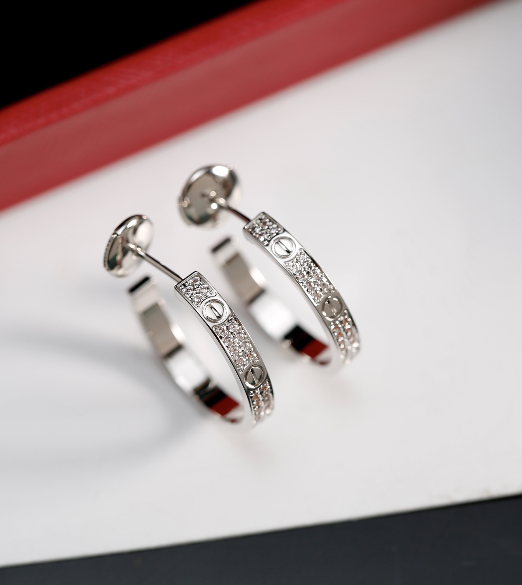 Cartier Cartier 卡家 款Love满天星耳钉