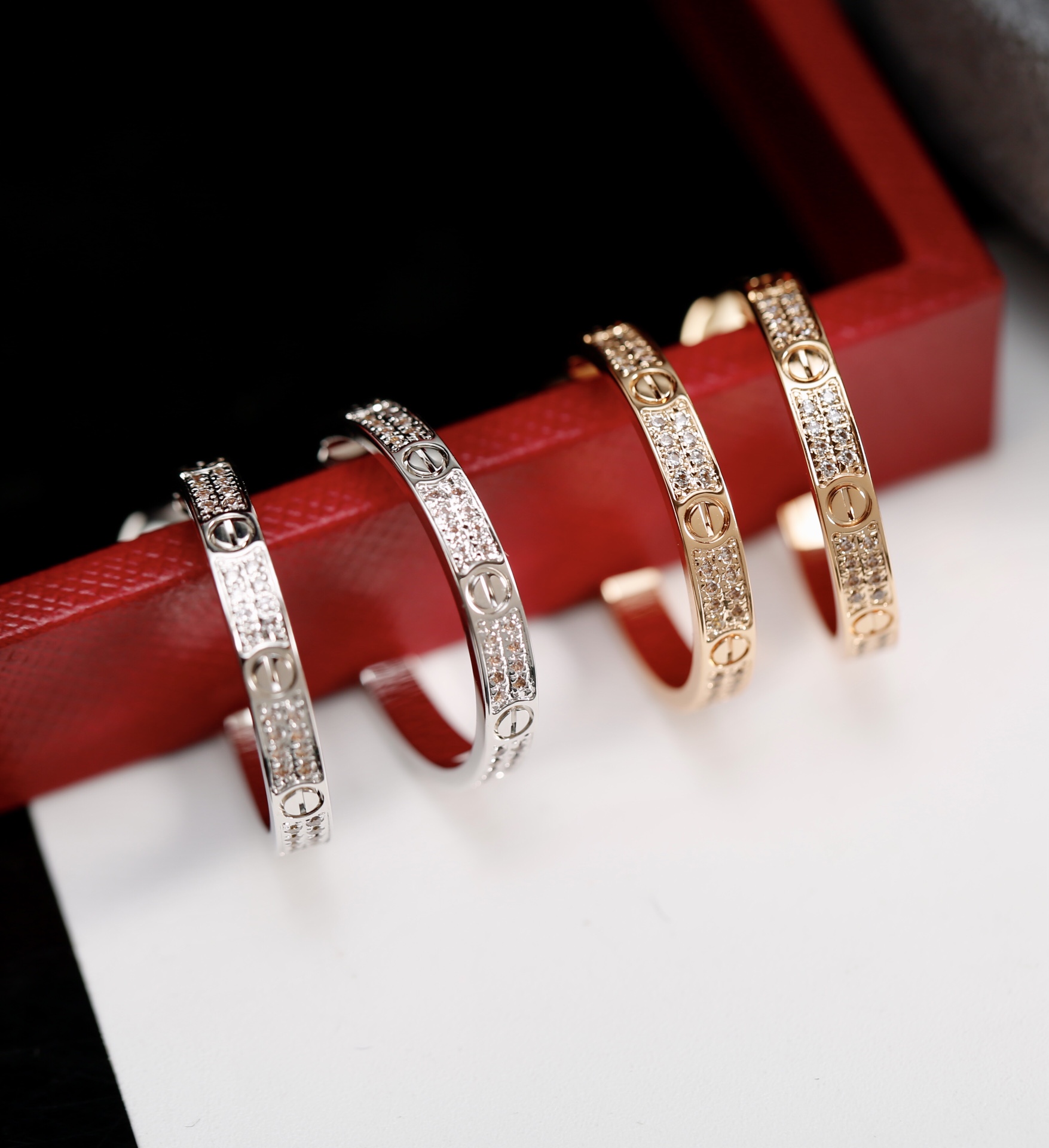 Cartier Cartier 卡家 款Love满天星耳钉