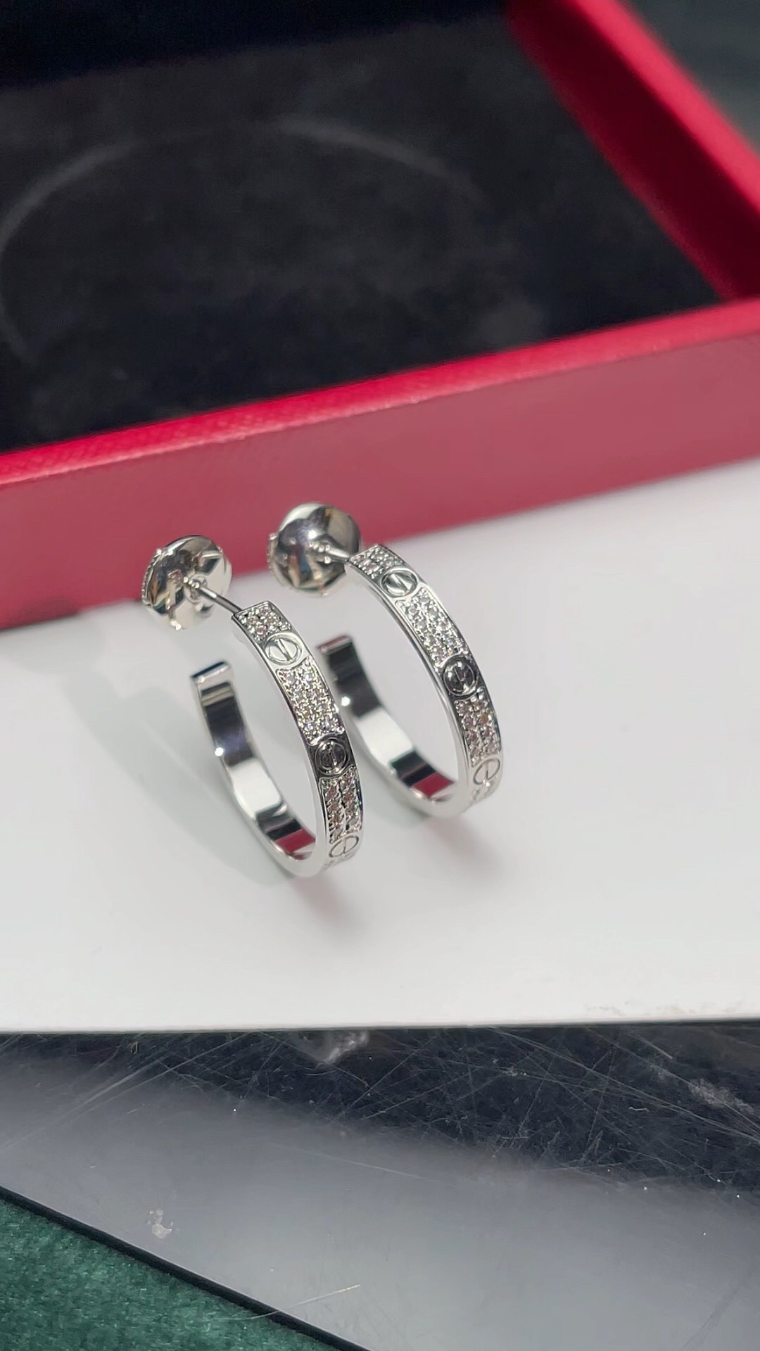 Cartier Cartier 卡家 款Love满天星耳钉