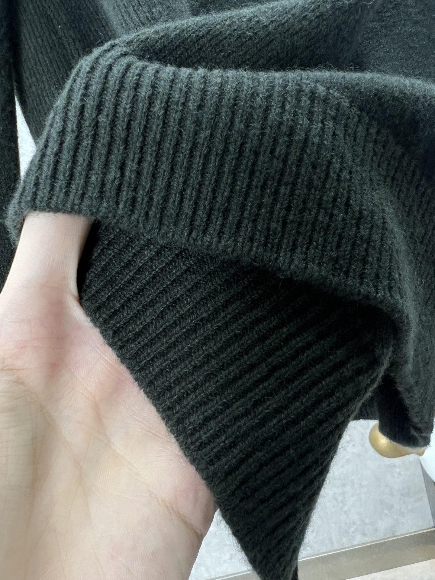 Prada普拉达ss秋冬新款男士圆领毛衣！这种款式太经典出品必属高质量！！以材质为核心100%澳洲羊毛面