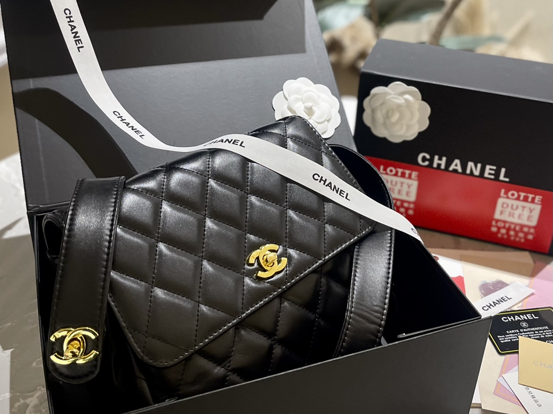 Chanel Classic Flap Bag Crossbody & Shoulder Bags Cowhide