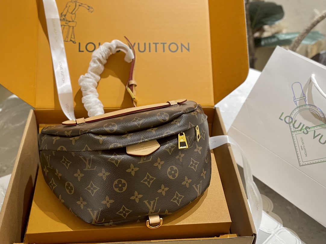 Louis Vuitton Belt Bags & Fanny Packs Handbags Gold Unisex