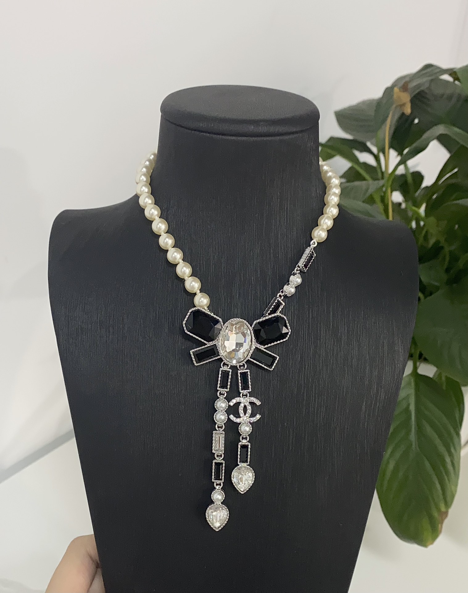 NO:102386,Little fragrant black and white panda color combination bow pearl necklace, Chanel necklace, chanel, necklace19860909小香黑白熊猫配色蝴蝶结珍珠项链,香奈儿项链,chanel,necklace,Jewelry