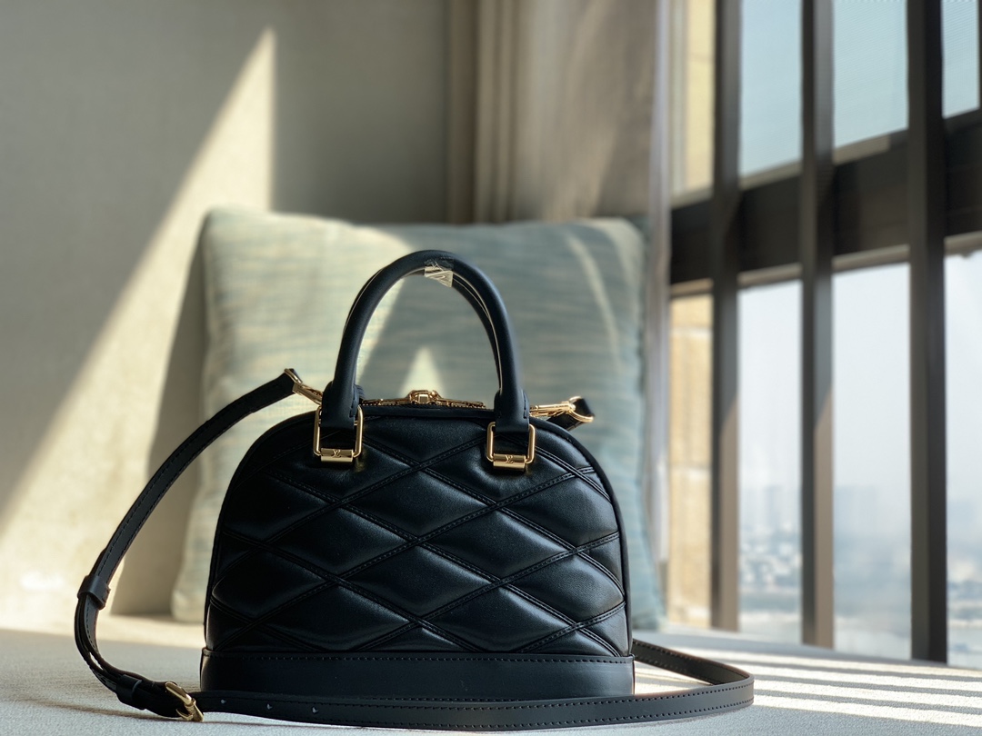 Louis Vuitton lv Alma BB shell