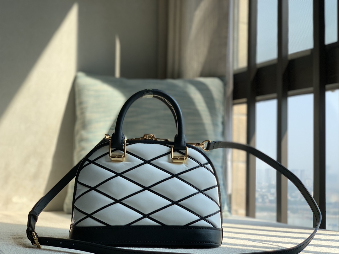 Louis Vuitton lv Alma BB shell